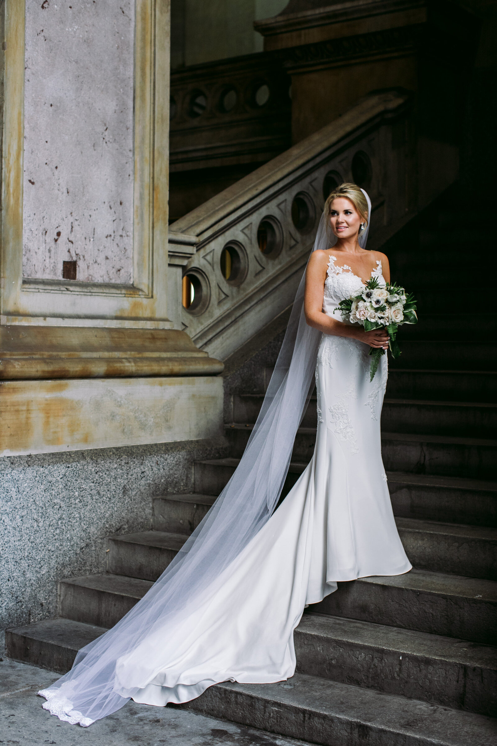 bride on stairs philadelphia city hall