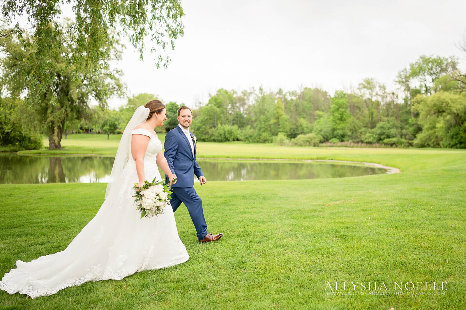 Wedding-at-River-Club-of-Mequon-435