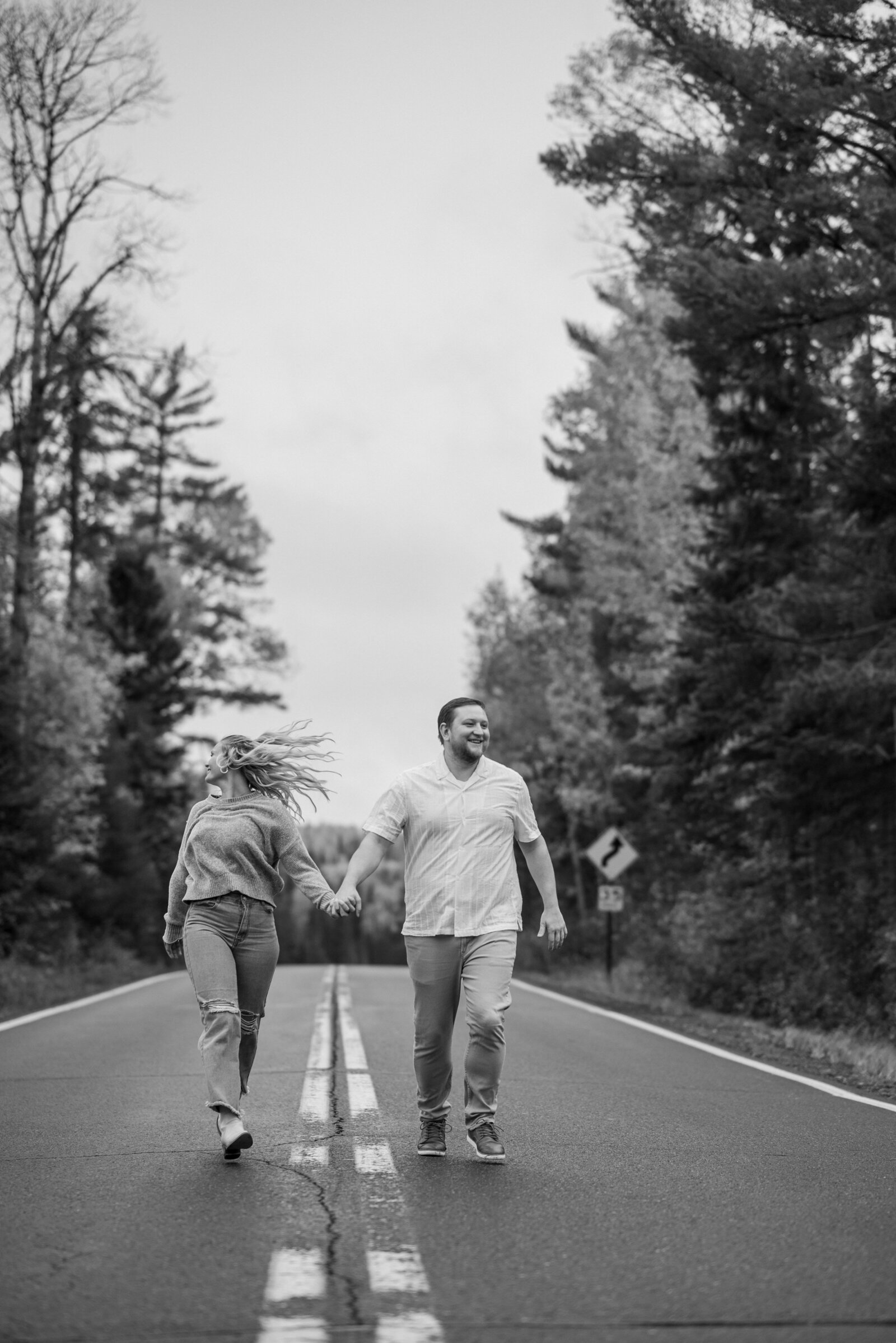 Couples portraits poses in Northern Minnesota