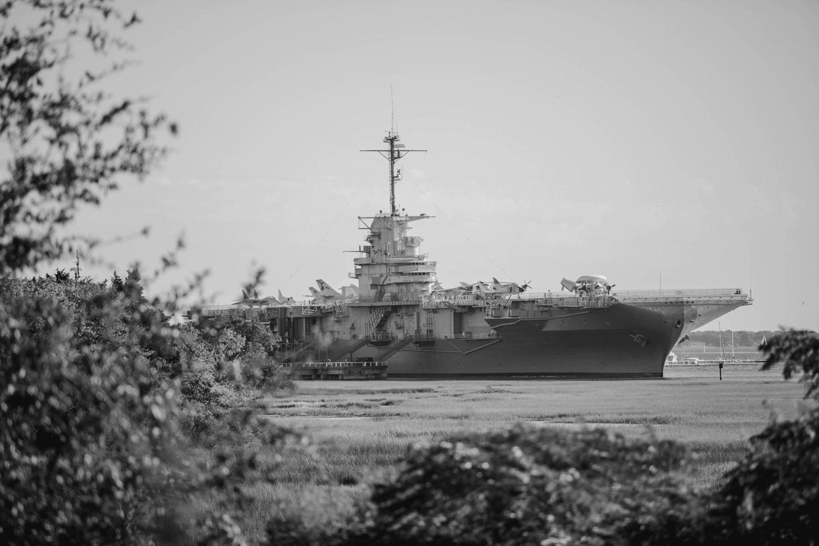 Uss Yorktown can be seen from ceremony site, Harborside East, Mt Pleasant, South Carolina