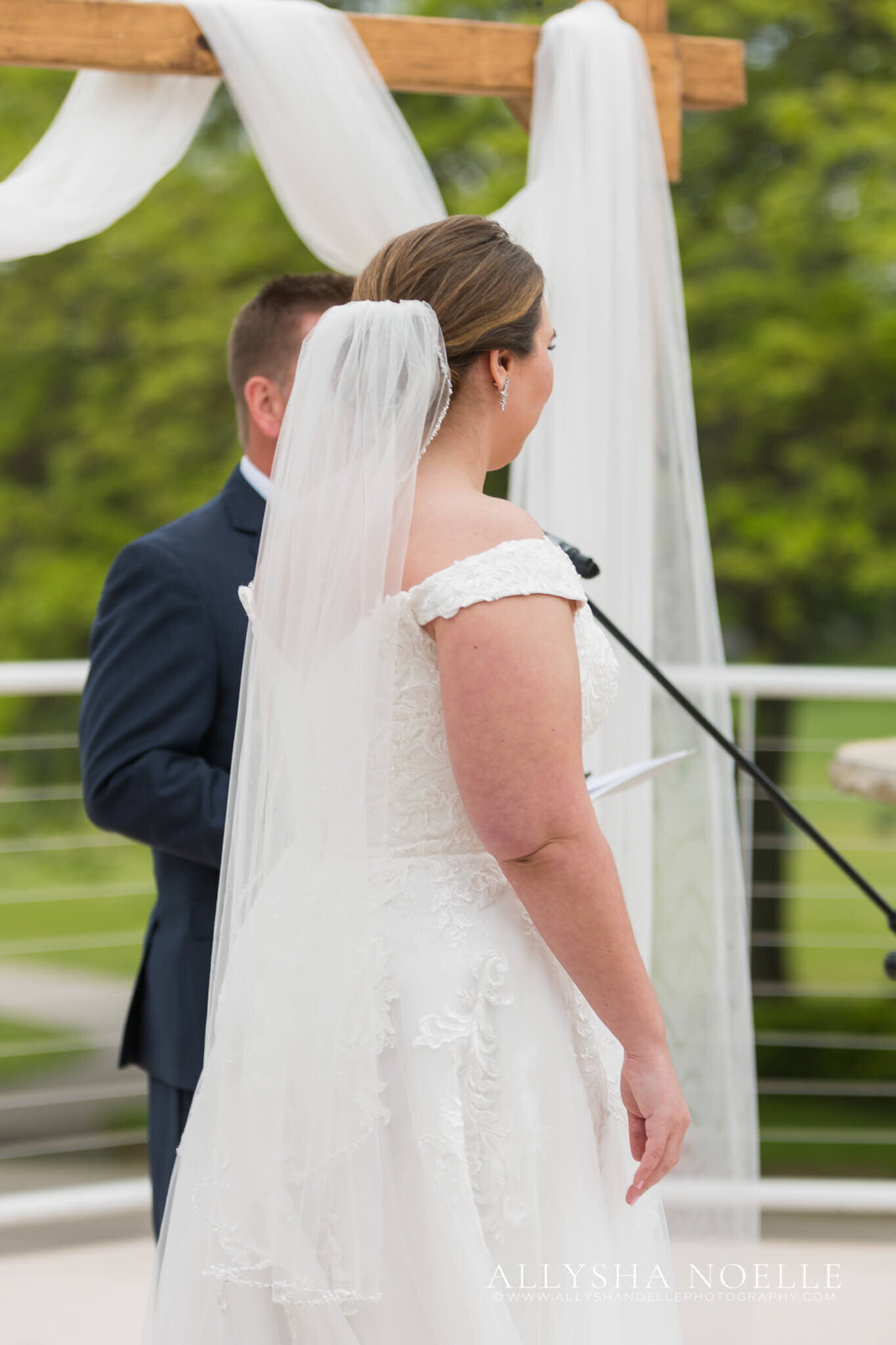 Wedding-at-River-Club-of-Mequon-579