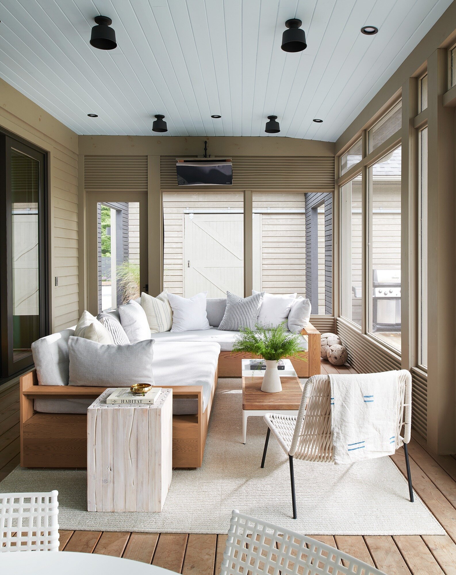 Luxurious cream decor living room by Kimberley Seldon Interior Designer