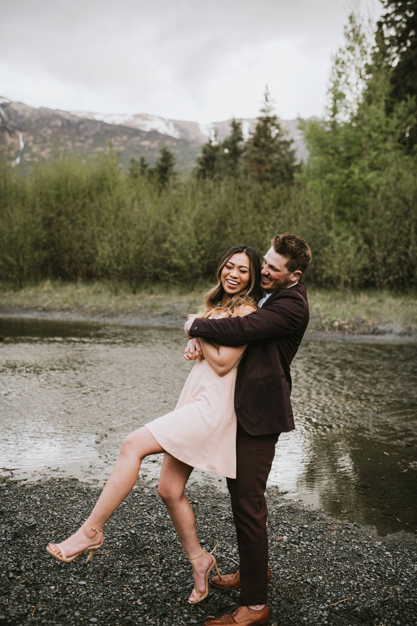 sumer-engagement-photos-in-alaska-donna-marie-photography21