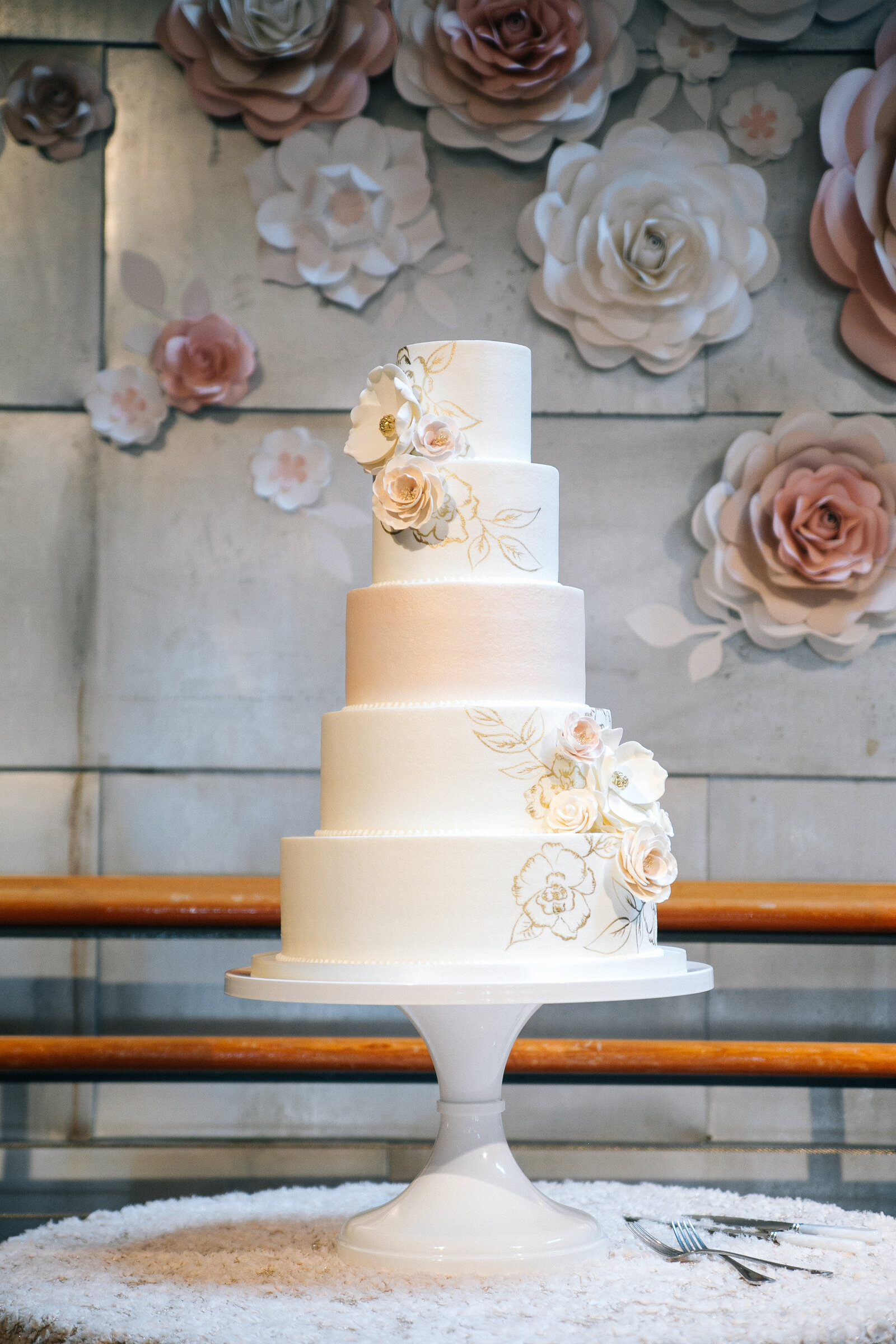 Modern-Wedding-Cake-Ashley-Cakes-35