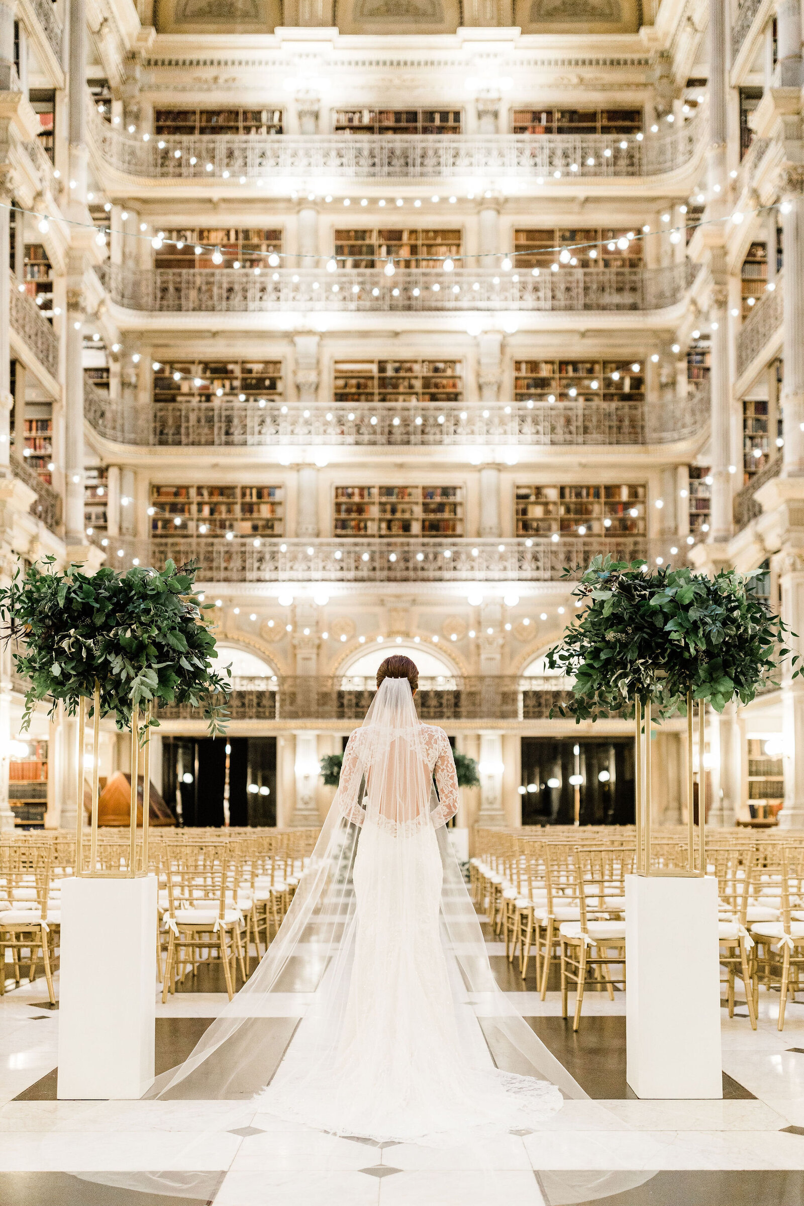 Stunning Bridal photos | The Peabody Library Baltimore MD | The Axtells Photo and Film