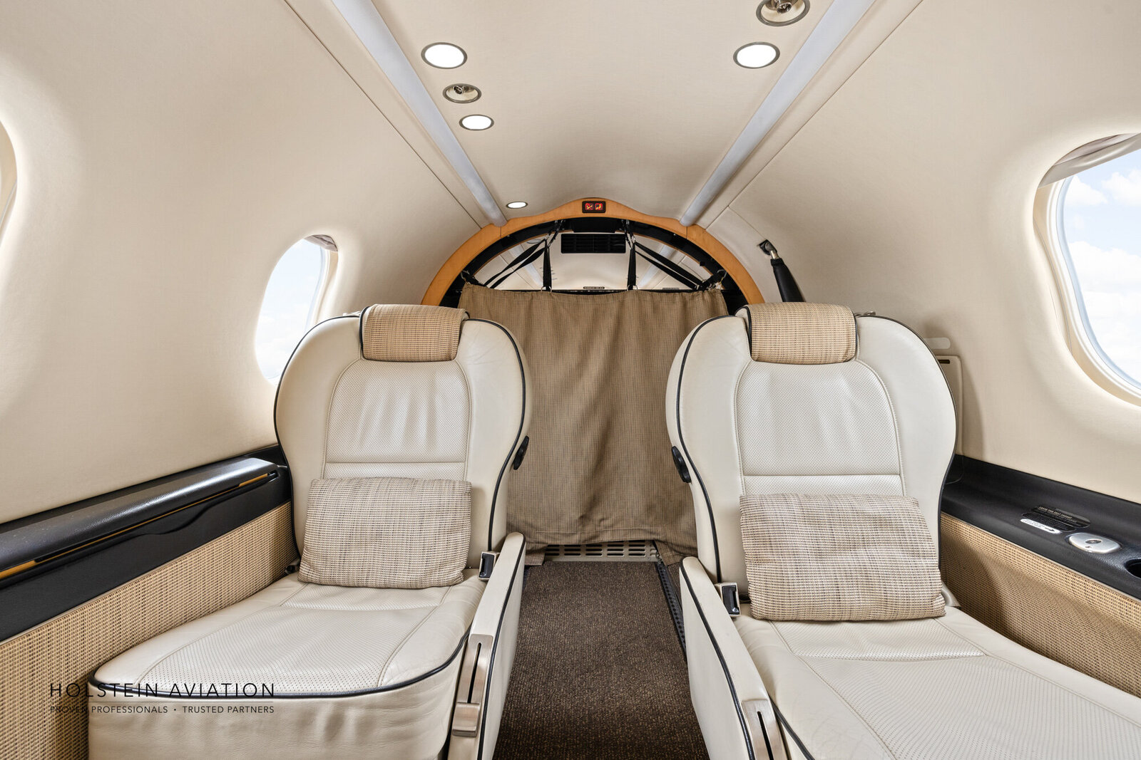 Pilatus PC12 N519TV Watermarked-20