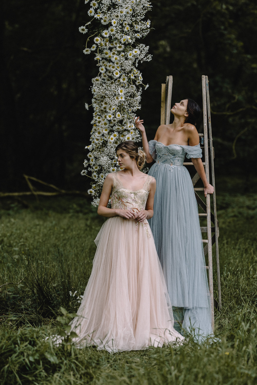 Blush-grey-blue-tulle-wedding-dress-JoanneFlemingDesign-DavidWickhamPhoto (1)