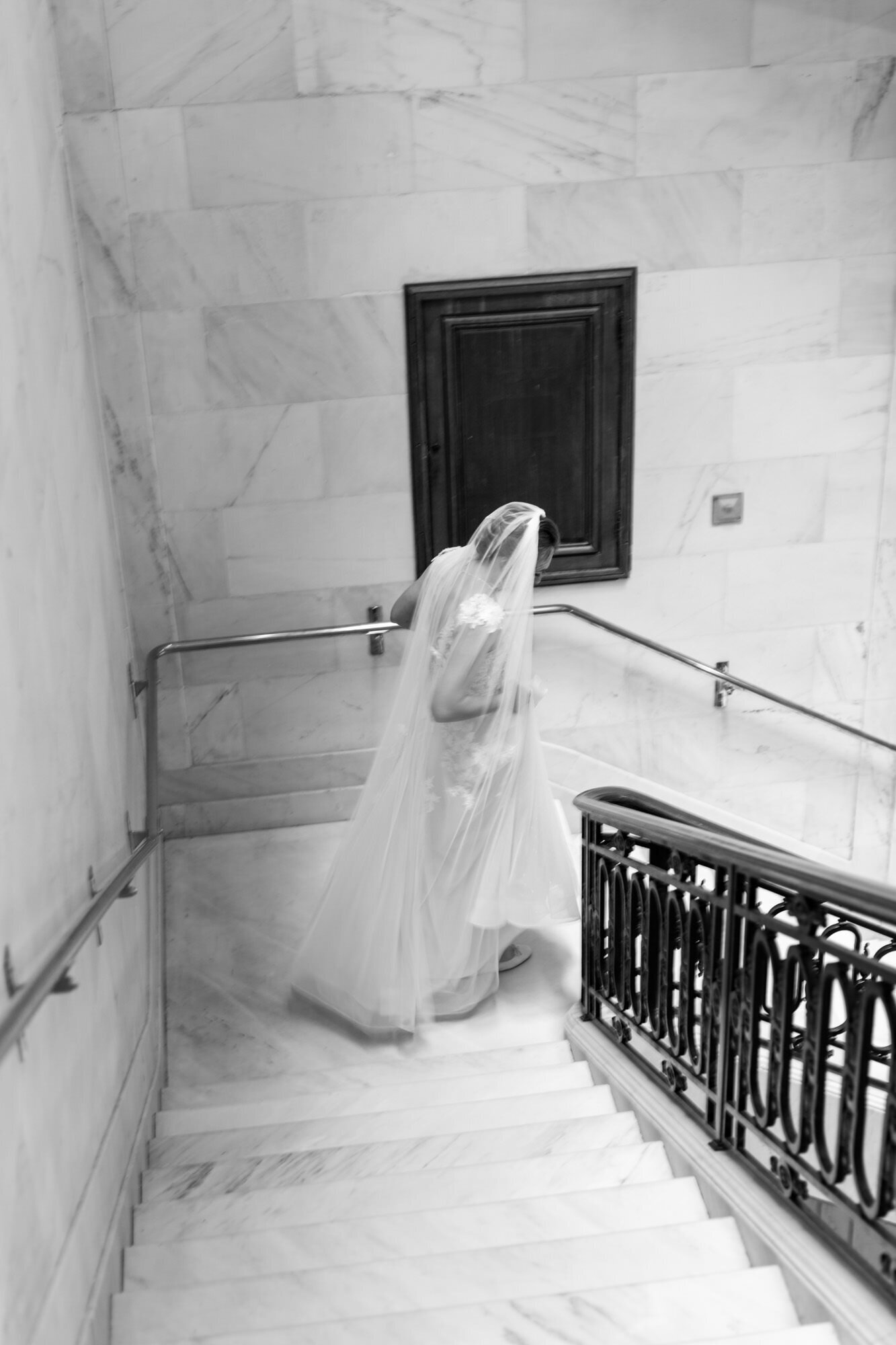 editorial style wedding photography by Zoe Larkin