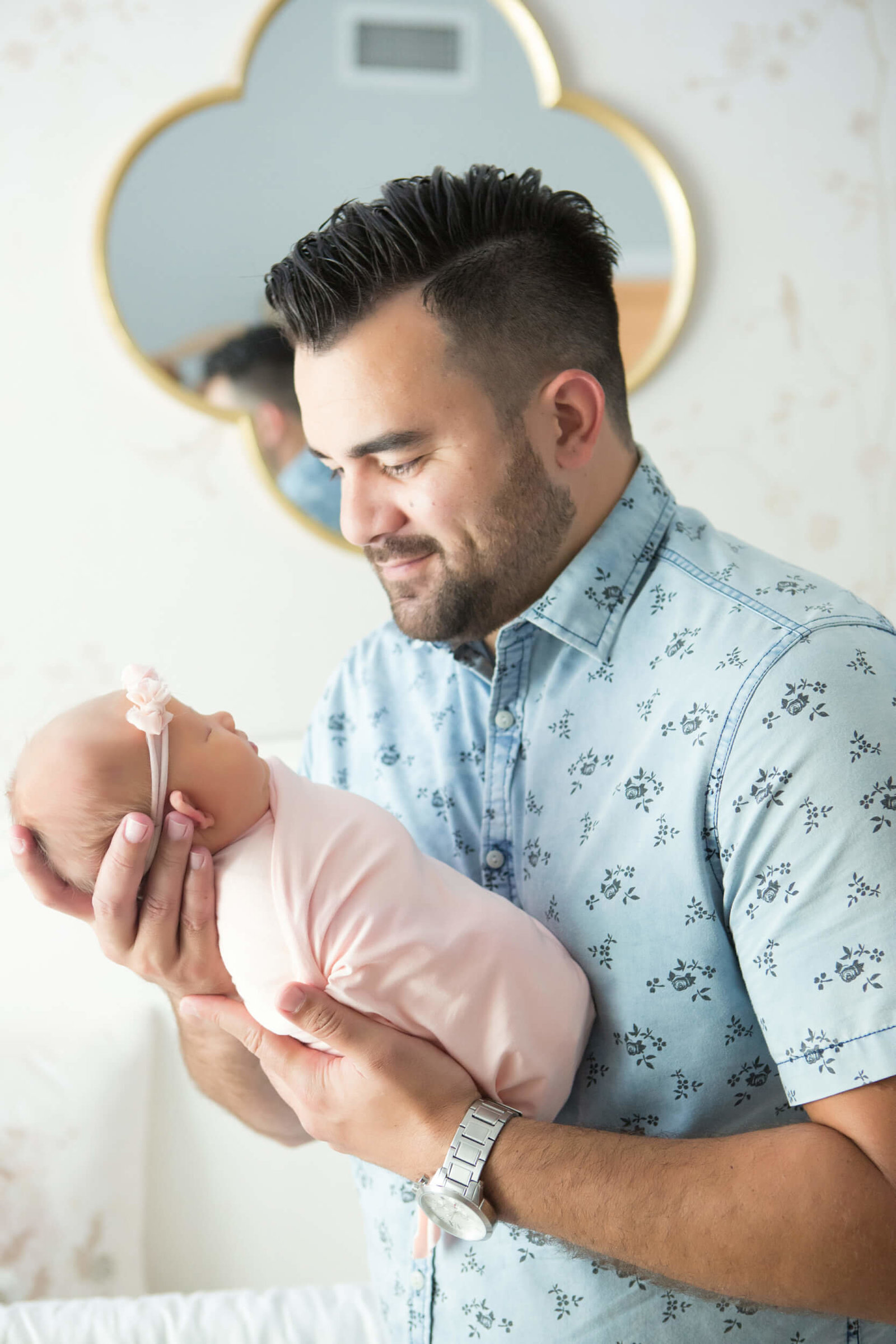 daddy and newborn in home session scottsdale