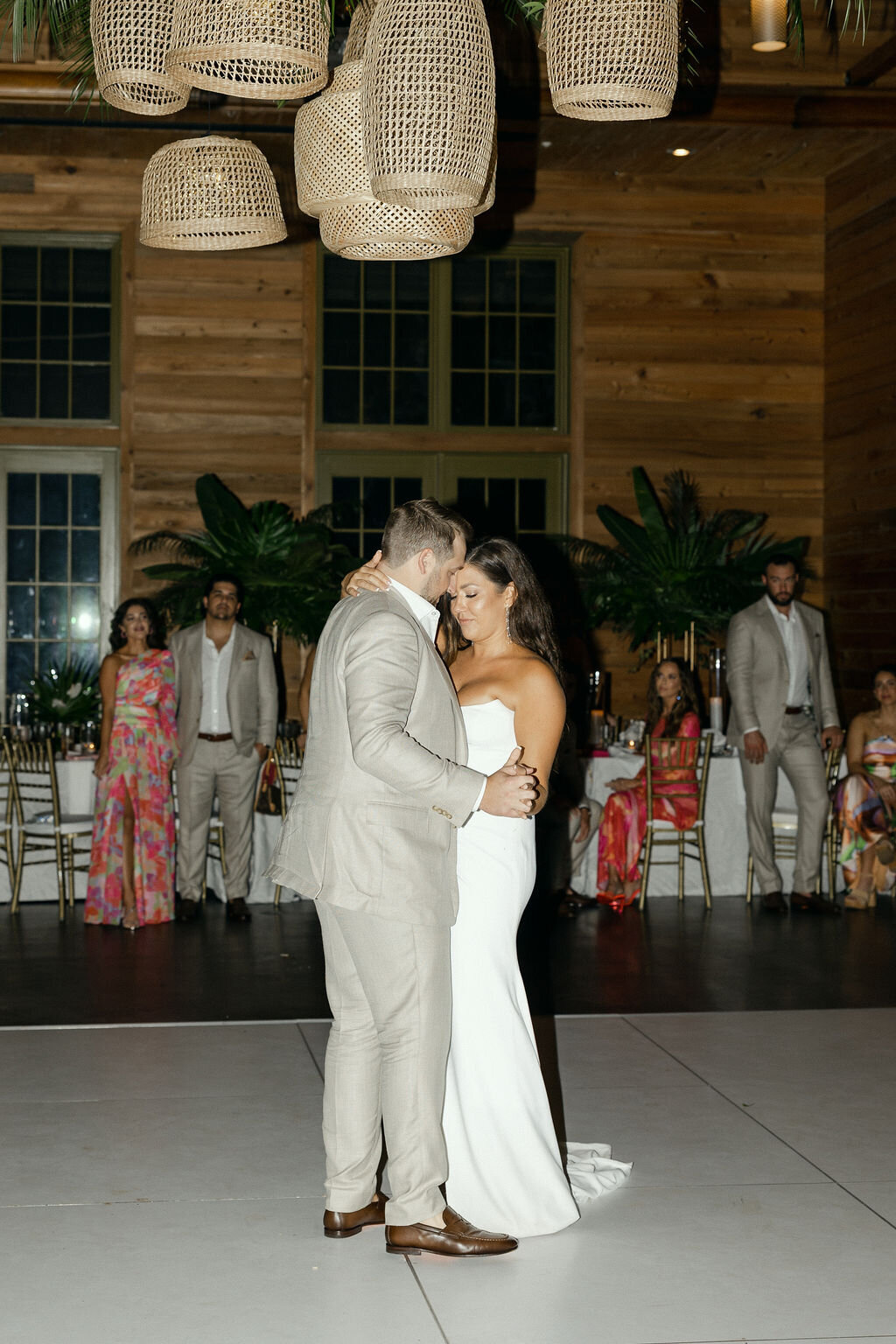 Gorgeous first dance in 30A with Showtime Events and Nashville Photographer Kayla Campbell