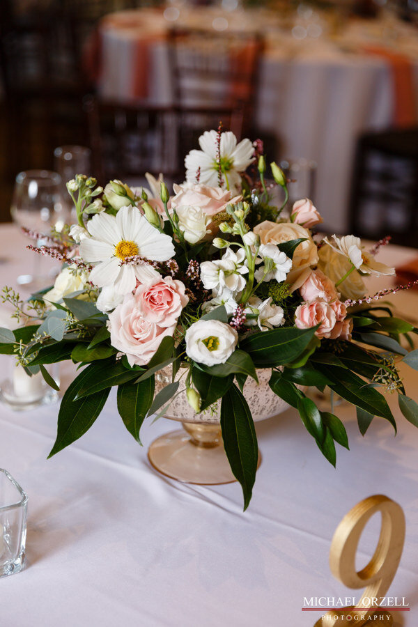 the-riverhouse-at-goodspeed-station-wedding-flowers-amber-floral-design-12
