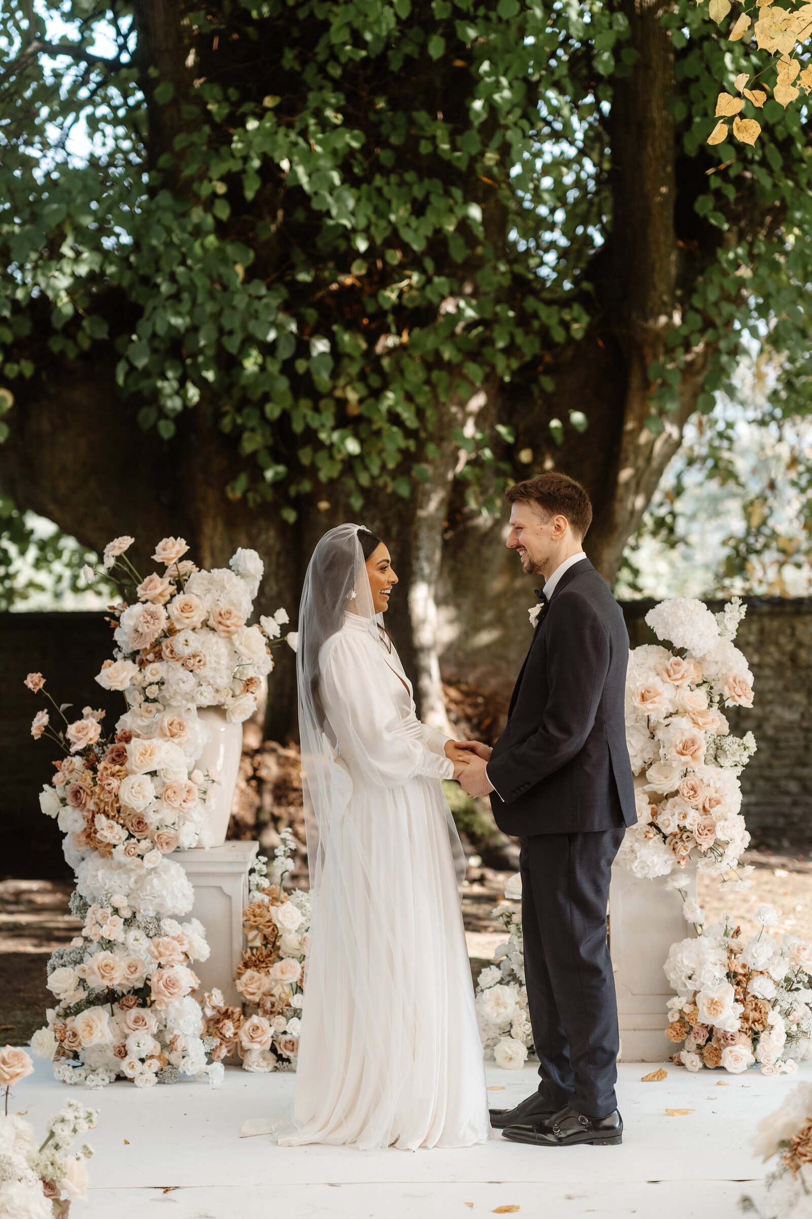 Nicki & Matt - Hamswell House, Sneak Peeks 29