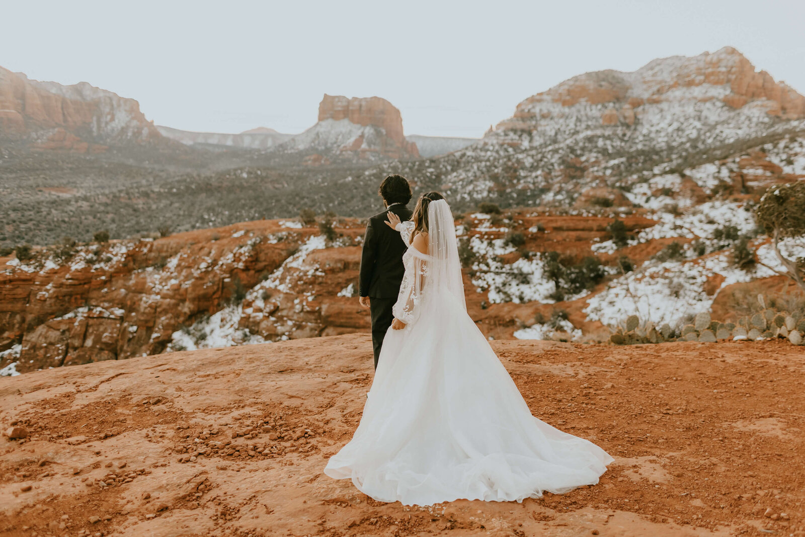 Cathedral-Rock-Elopement-Sedona-OliviaHopePhotography--2