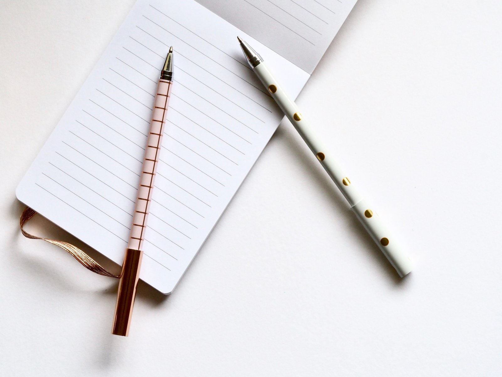 ballpens-blank-notepad-867482