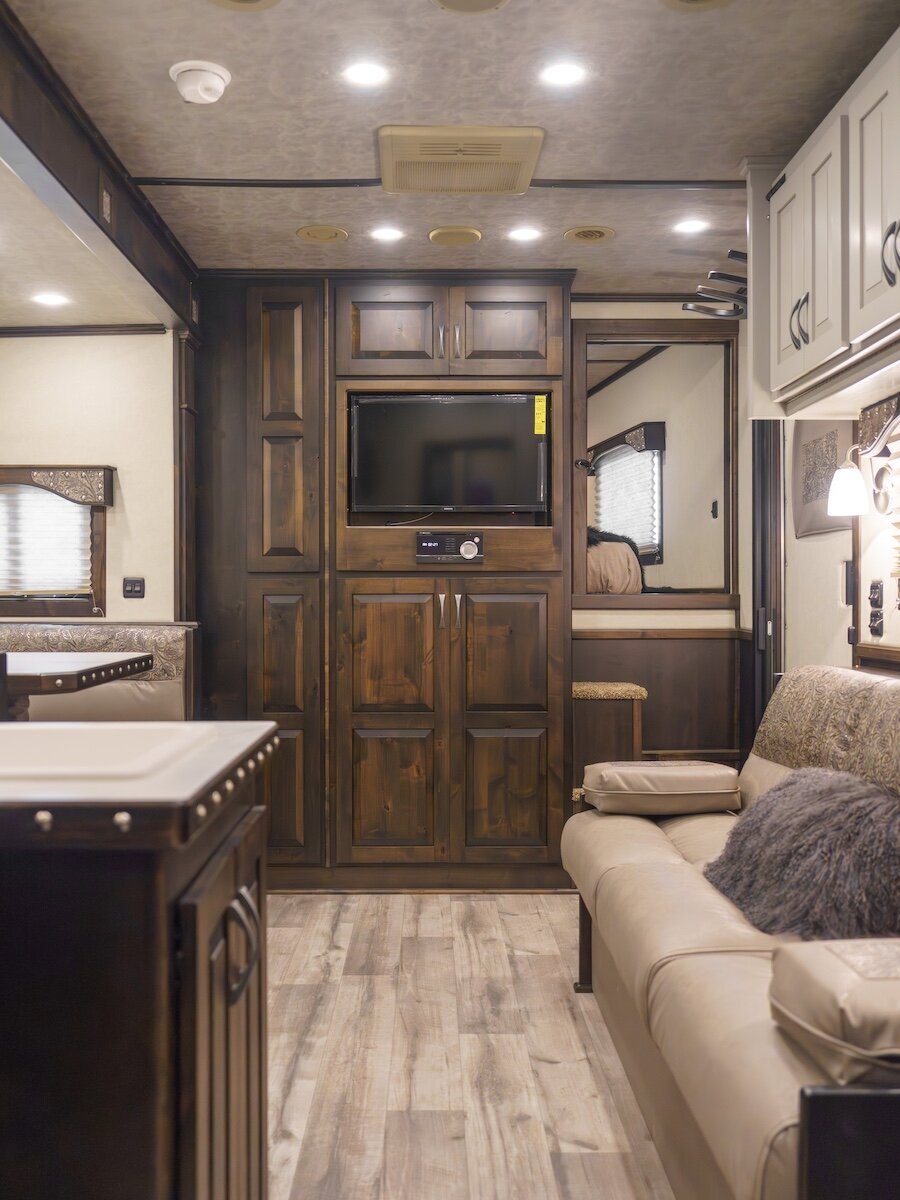 luxury-horse-trailer-6
