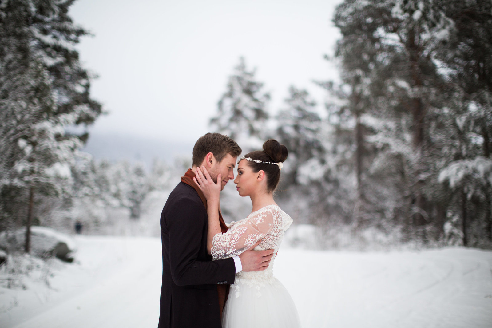 Hera-ivory-beaded-lace-tulle-snow-queen-wedding-dress-JoanneFlemingDesign-MonaMoeMachavaPhoto (13)