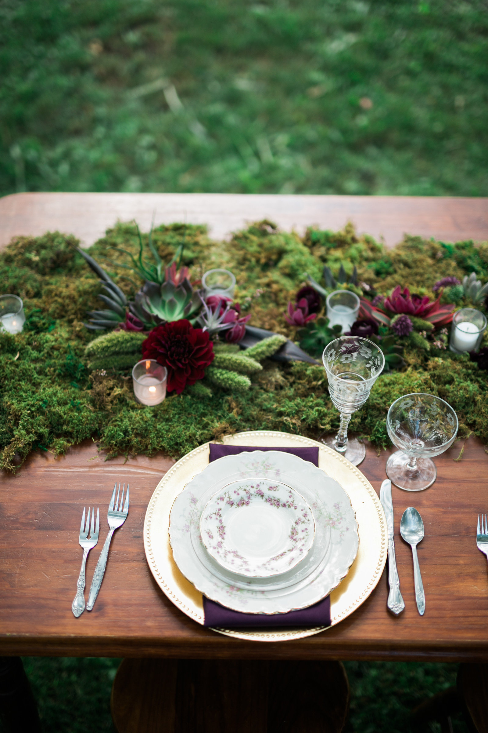 earthy-floral-design-moss-milwaukee-wedding-florist