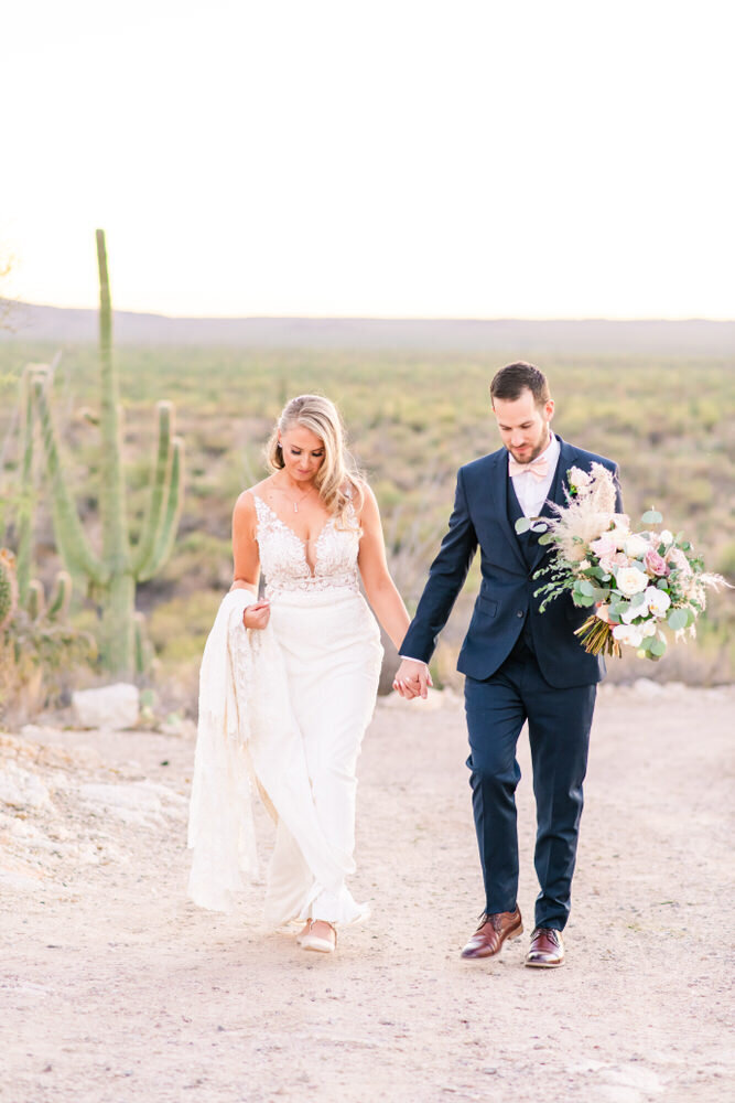 barn-wedding-at-Tanque-Verde-Ranch-in-Tucson-Christy-Hunter-Photography-049