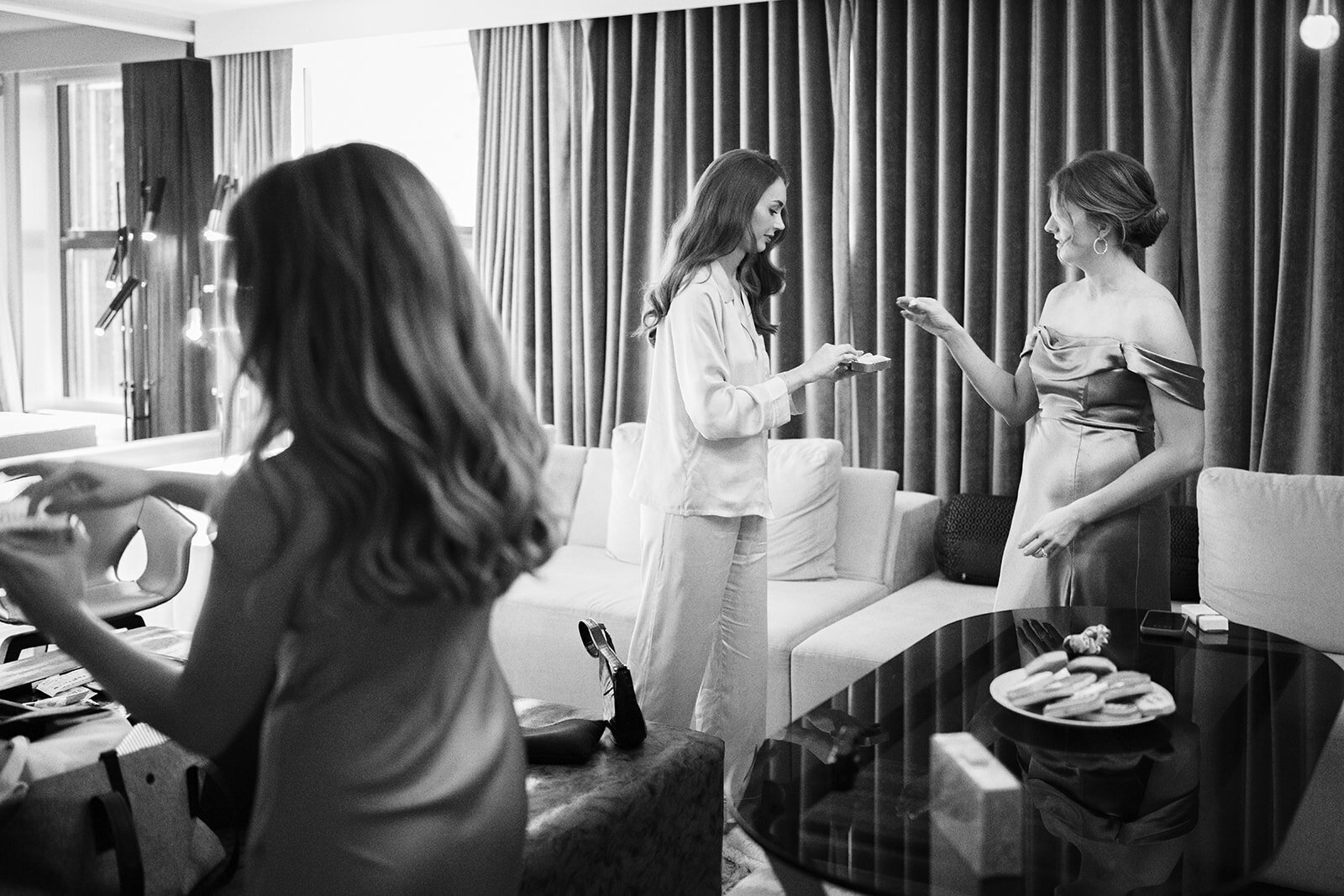 Chicago_Wedding_Photographer_LaurenPage23-13