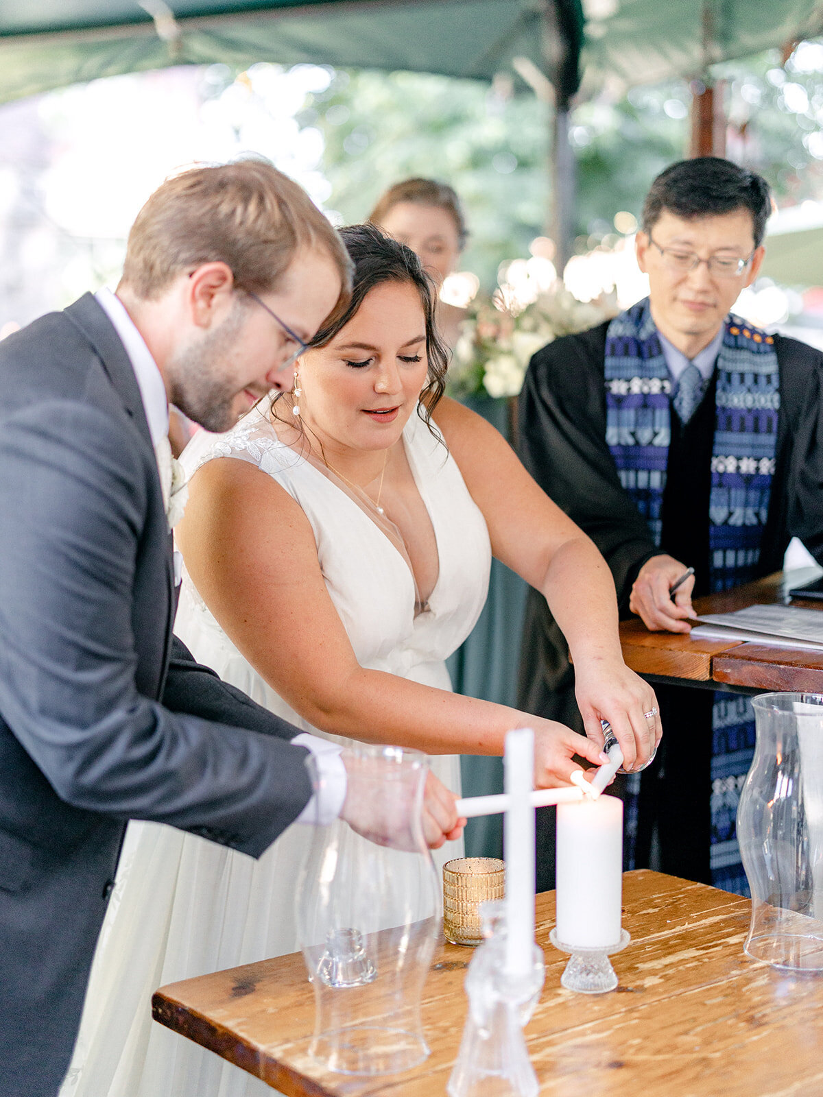 bride-groom-unity-symbol-lighting-candle