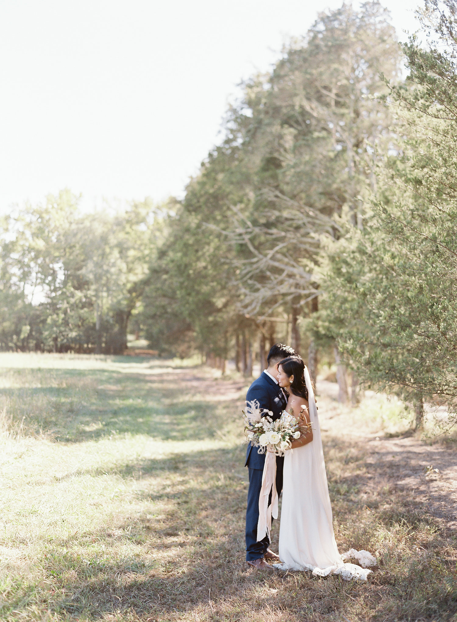 Romantic alfresco Virginia Outdoor Tuckahoe Estate Wedding Vicki Grafton Photography Fine Art Film Luxury Photographer Martha Stewart Weddings 6
