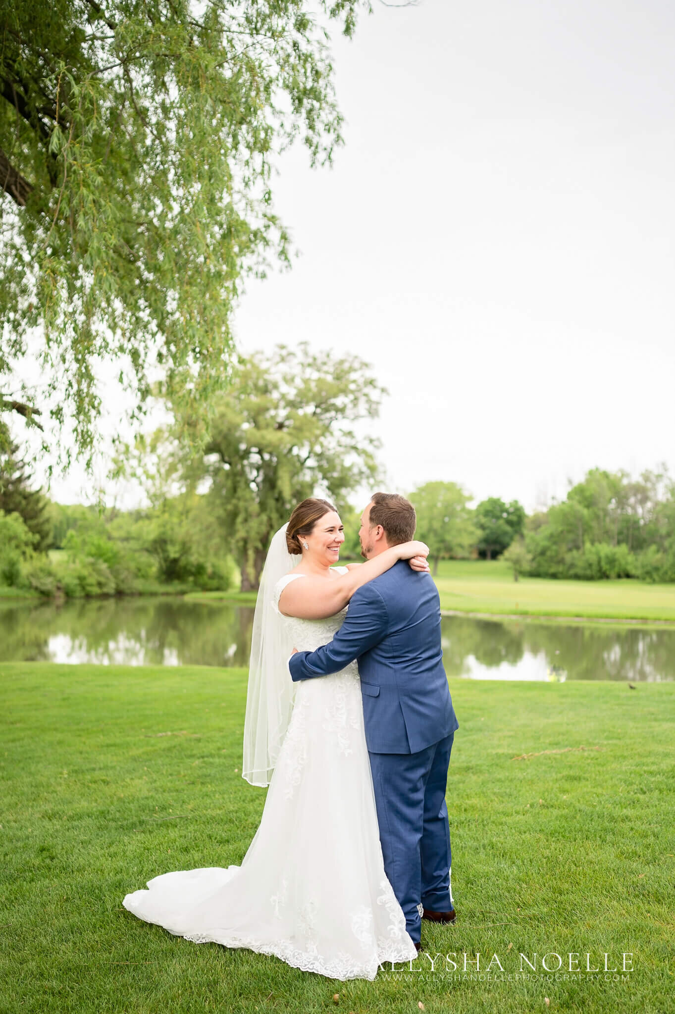 Wedding-at-River-Club-of-Mequon-442