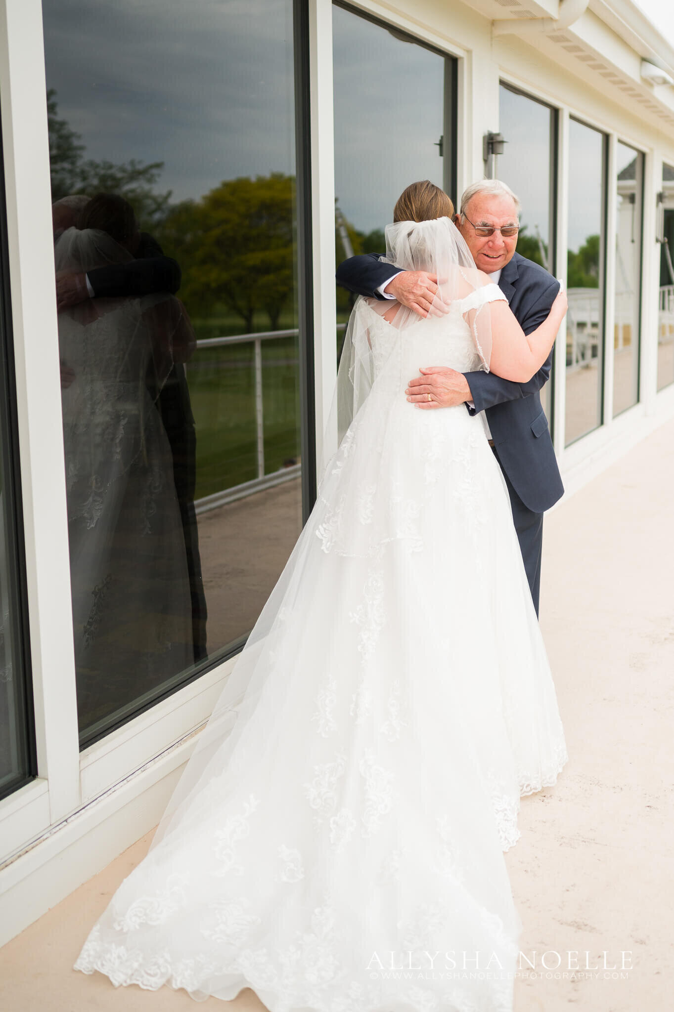 Wedding-at-River-Club-of-Mequon-122