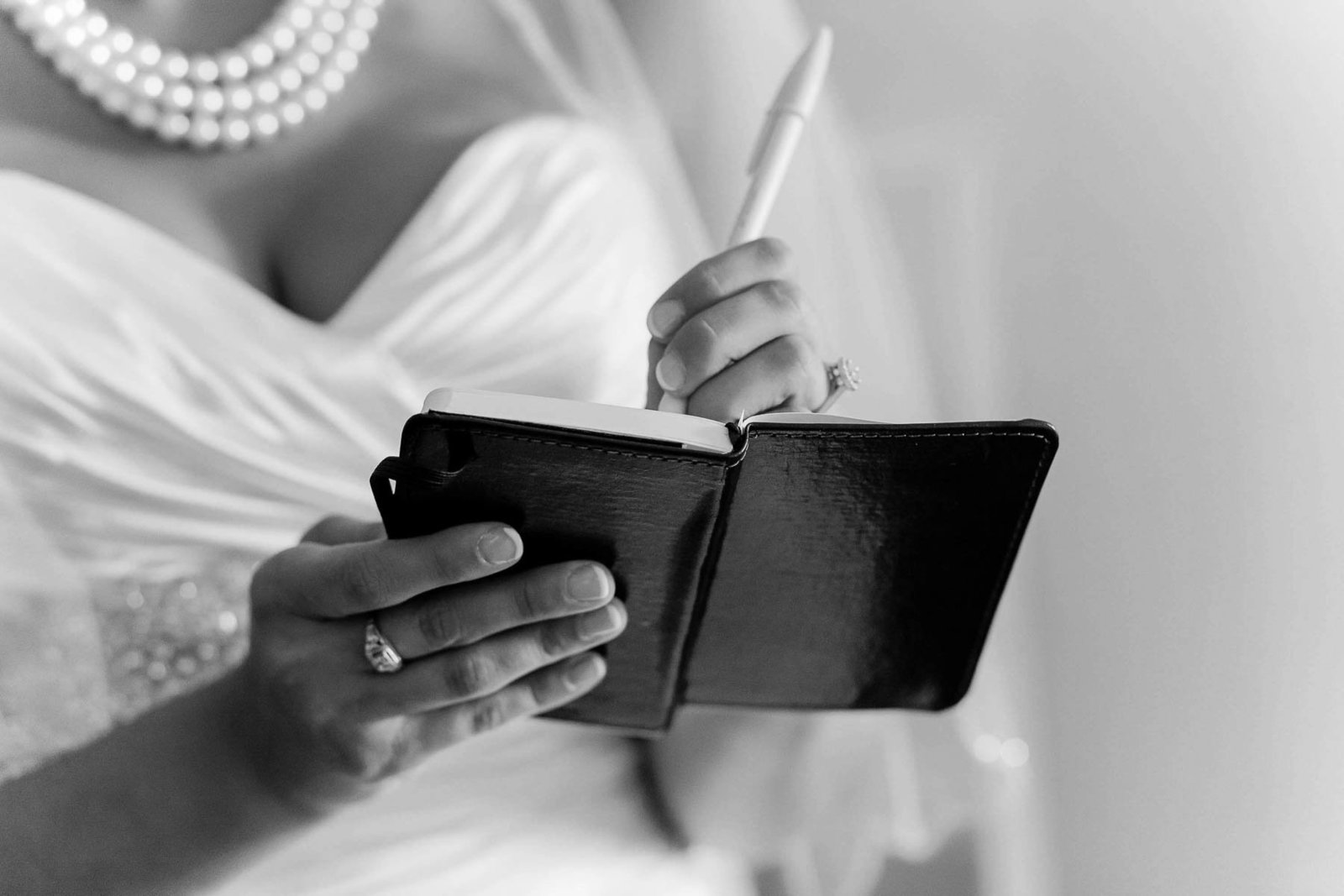 Bride writes love note for first meeting, Doubletree Hotel, Wilmington, Delaware. Kate Timbers Photography.