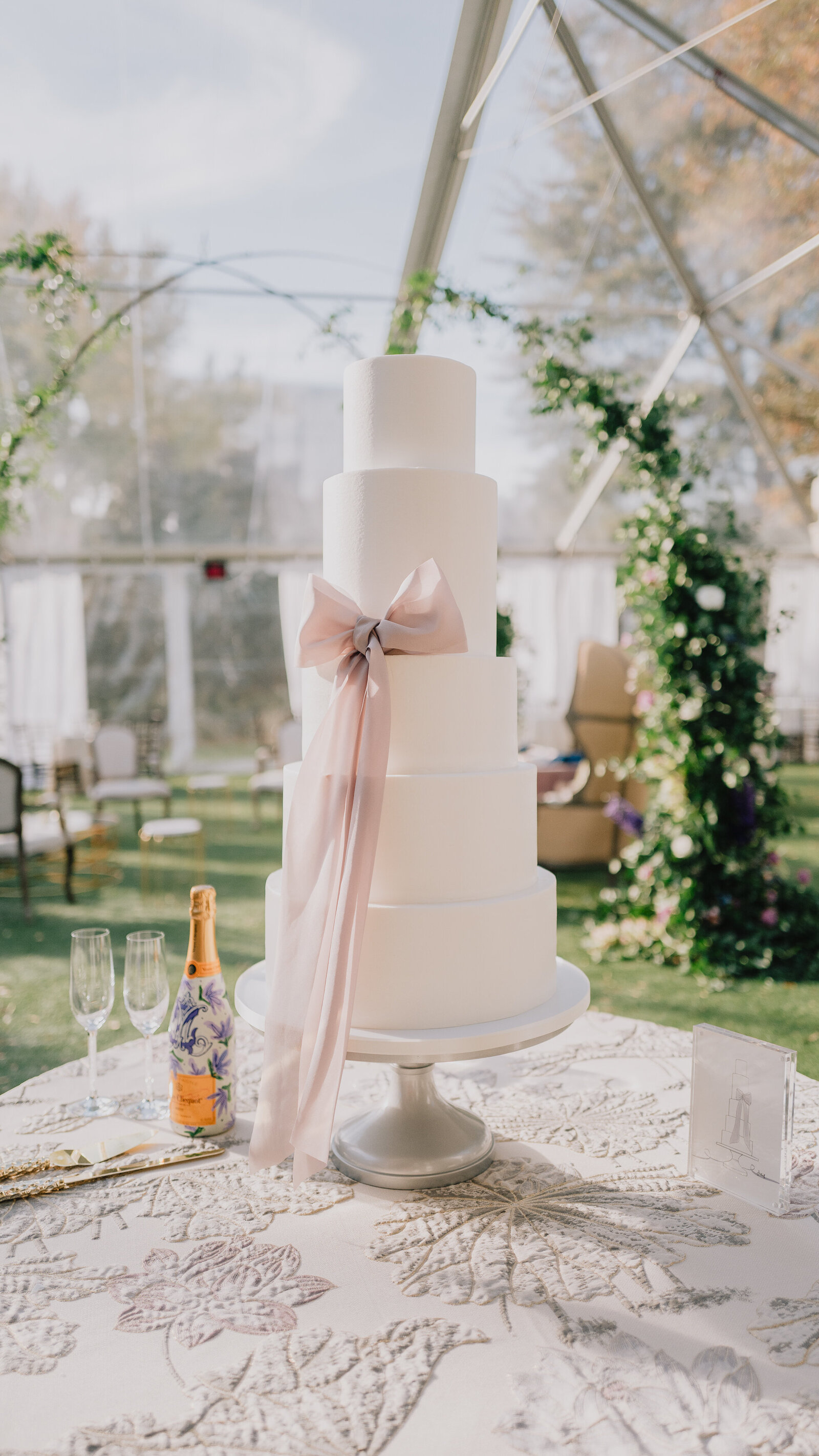 Modern-Wedding-Cake-Ashley-Cakes-29