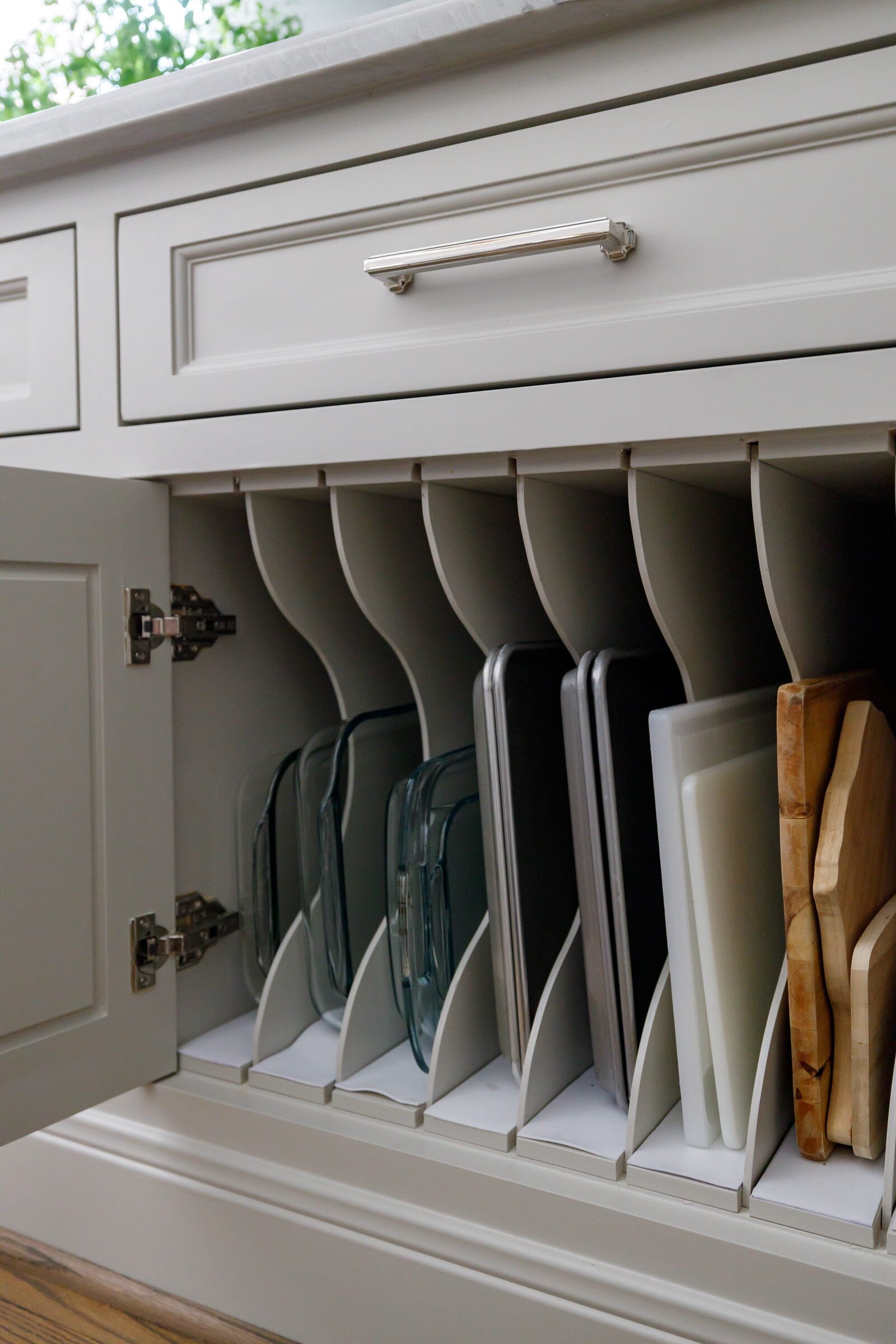 vision and hammer organizing cookie sheets and glass pans