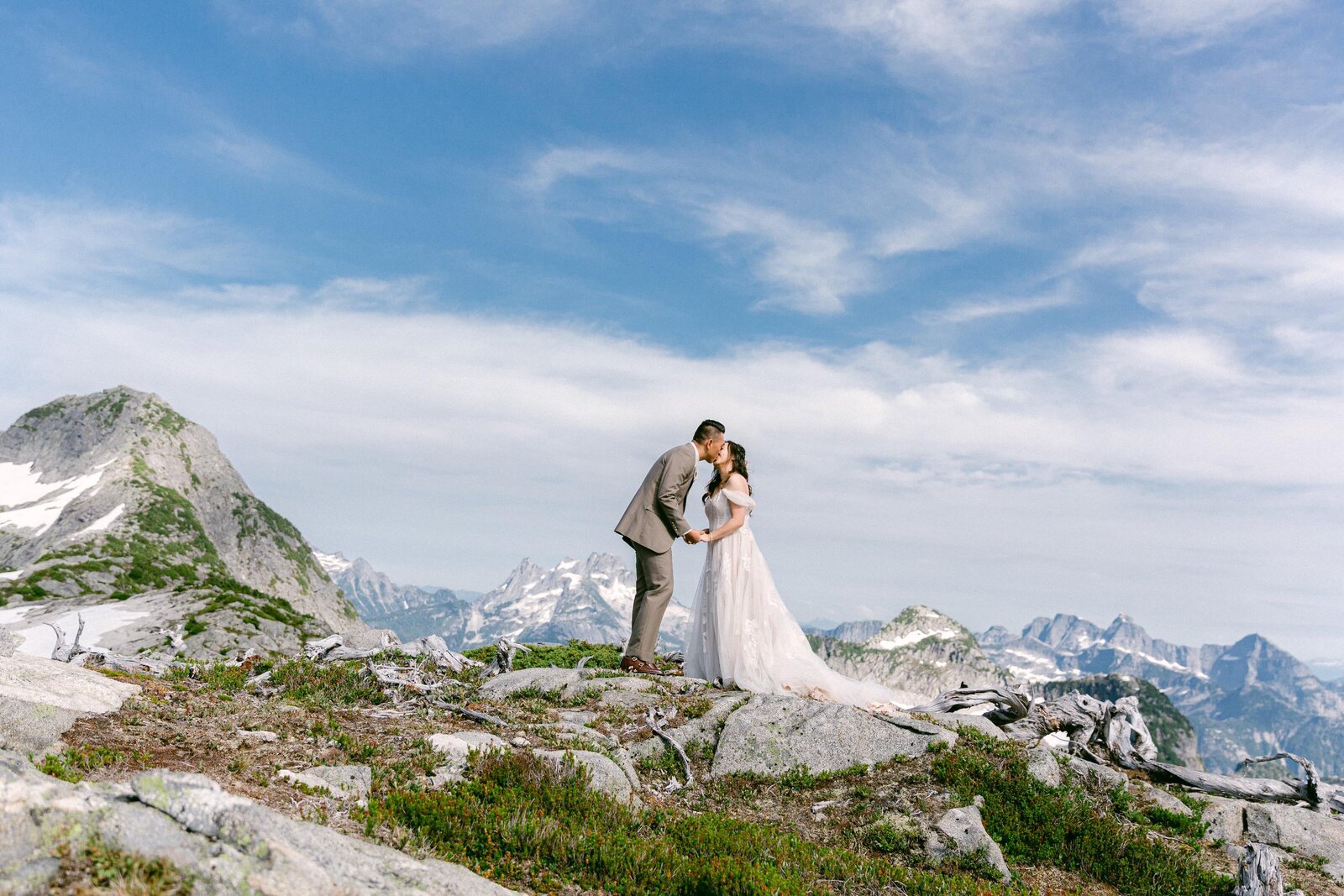 macy-yap-photography-fraser-mountain-elopement-bc-7