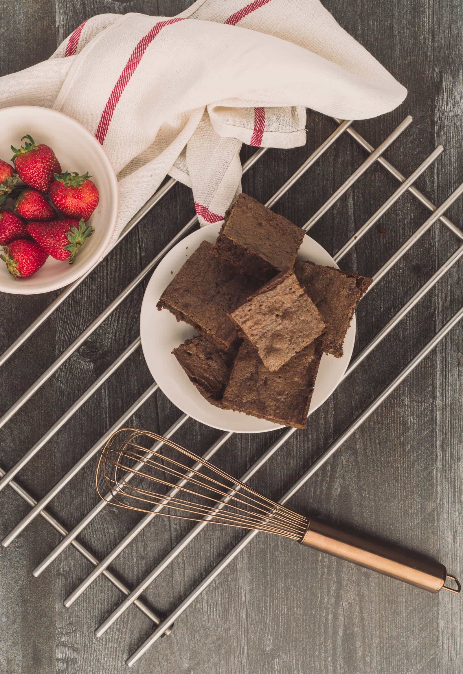 Atelier21 Co - Brownies with Strawberries-010