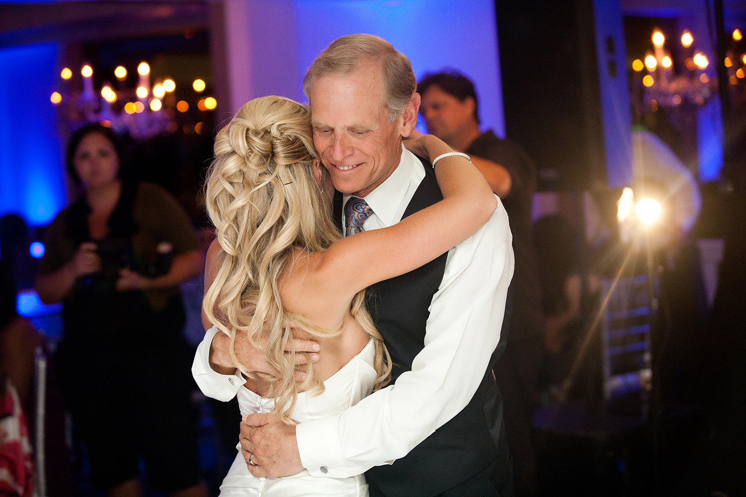 Sweet father daughter dance