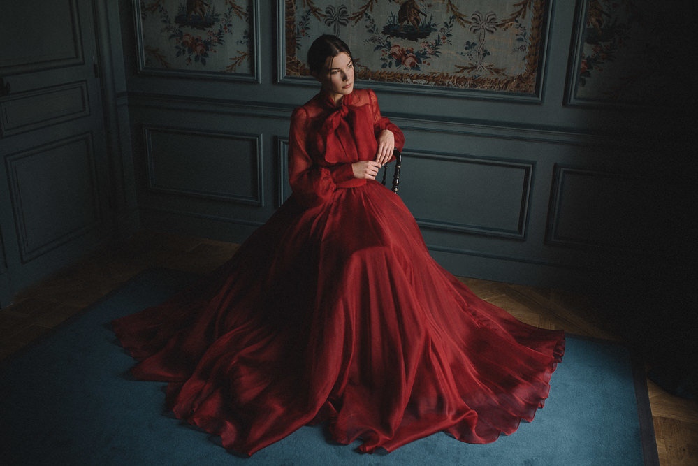 JoanneFlemingDesign-red-silk-dramatic-wedding-dress-davidwickhamphoto (13)