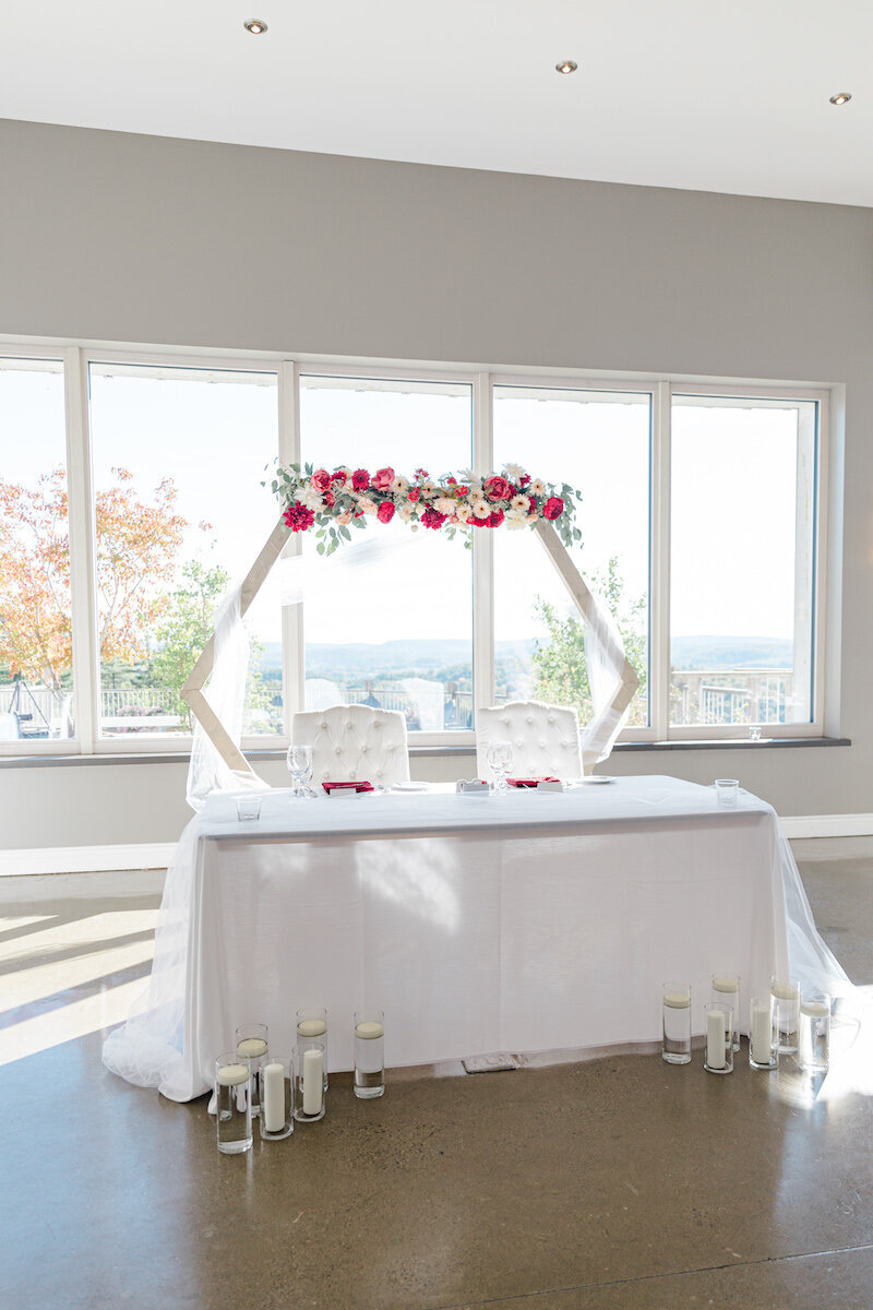 Le Belvédère Weddings | lynsey-andrew-le-belvedere-sept-wedding-grey-loft-studio-2022-343