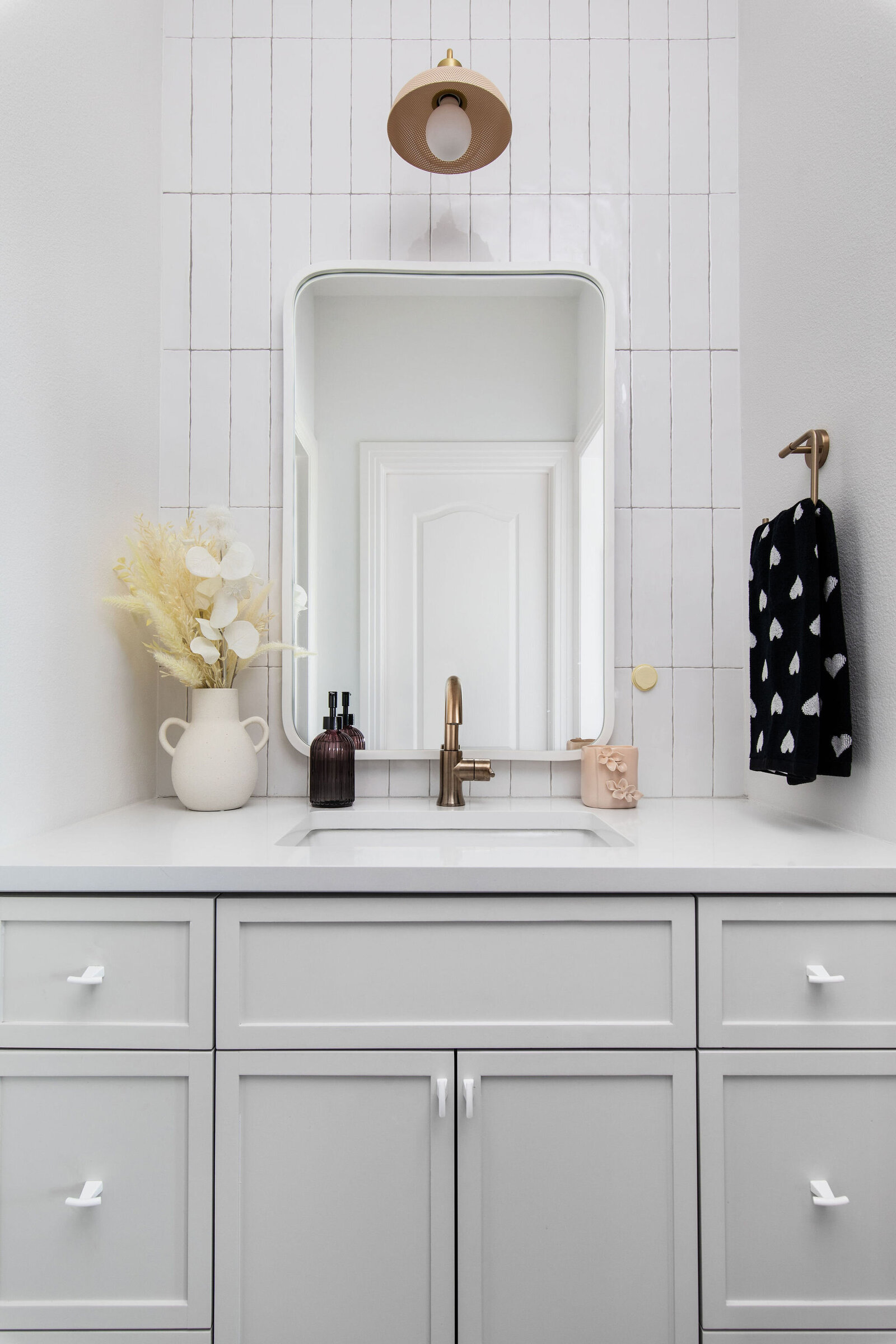 gray+bathroom+vanity+white+subway+wall+tile+remodel+design+nuela+designs
