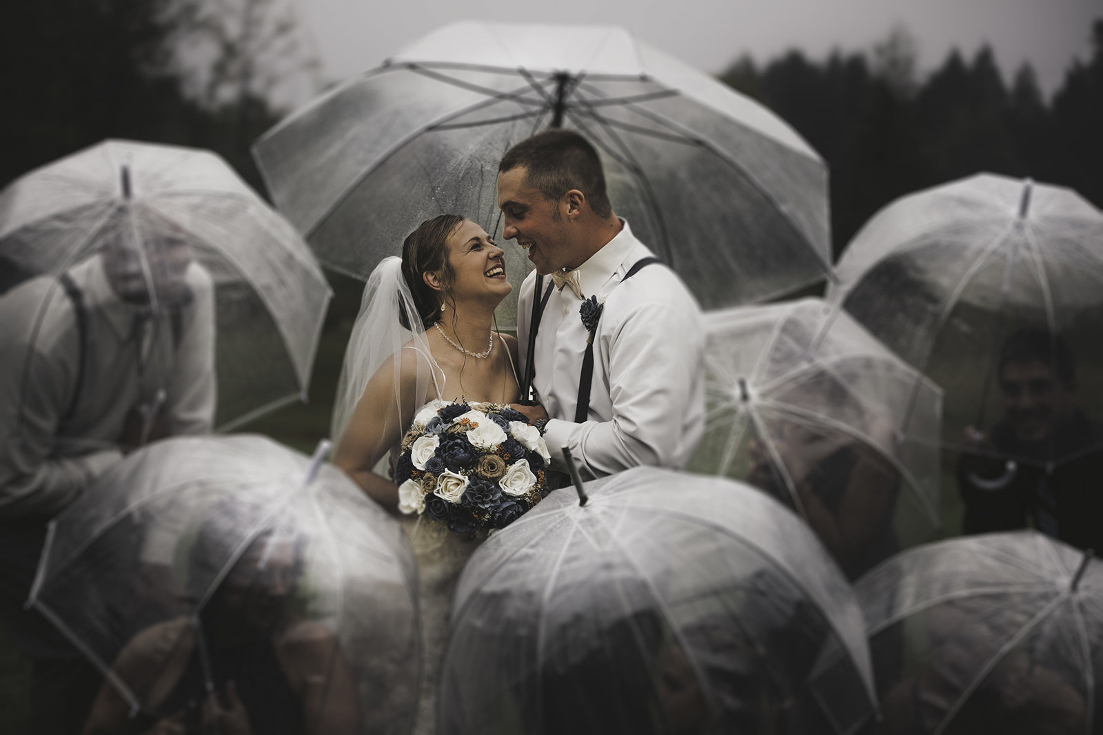 weddings in the rain photography