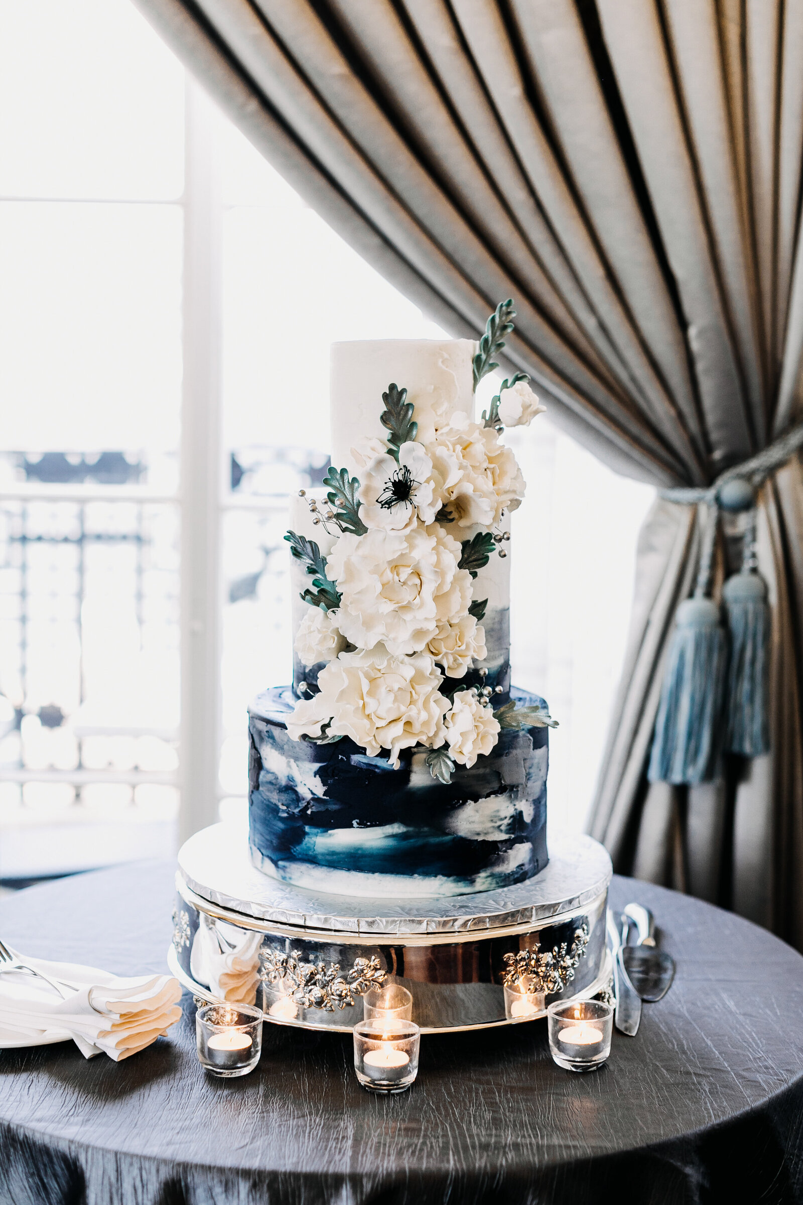 artistic modern wedding cake