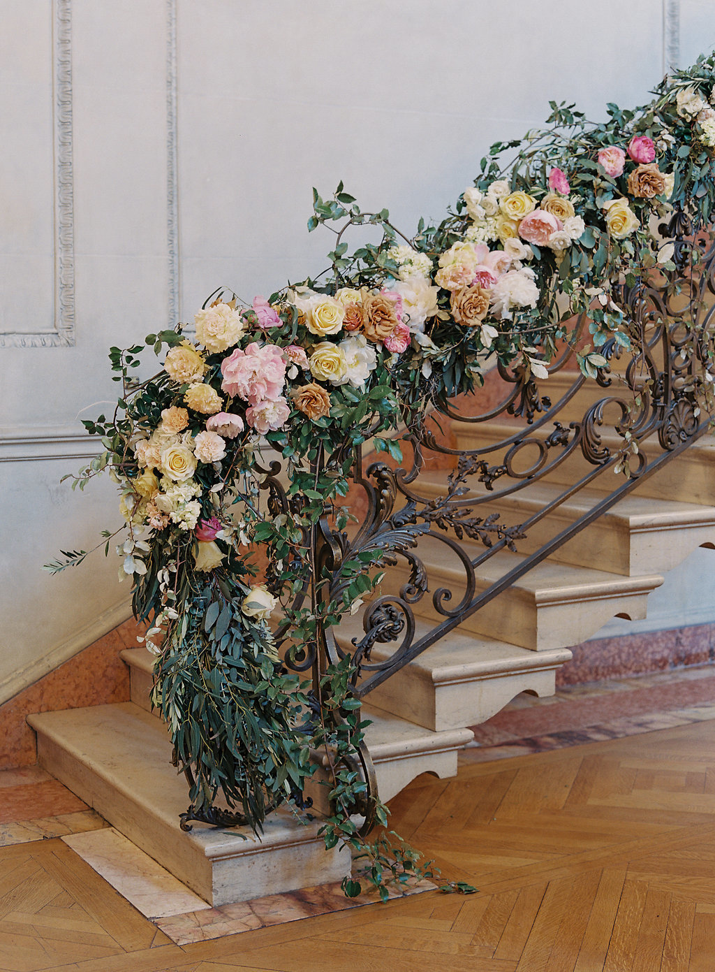 holly chapple floral banister, anderson house wedding, pamela barefoot dc wedding planner