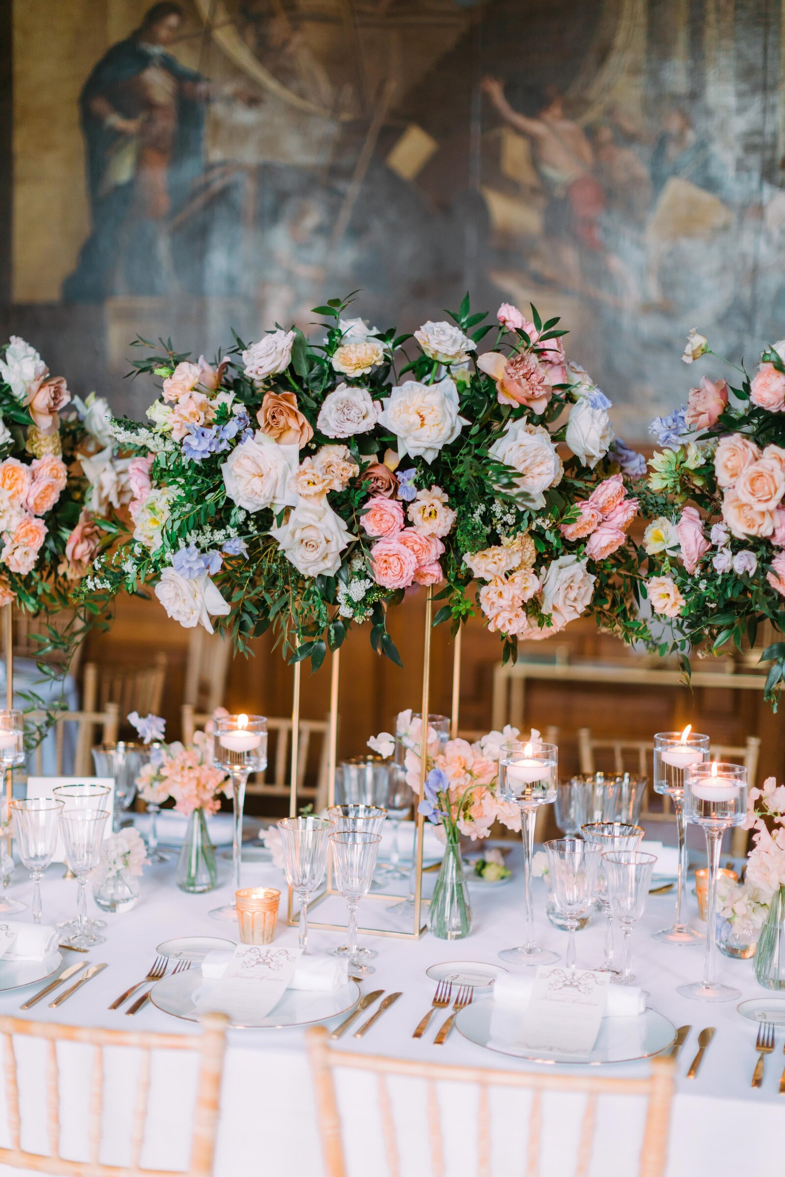 wedding_table_florals_france_chateau_photographer
