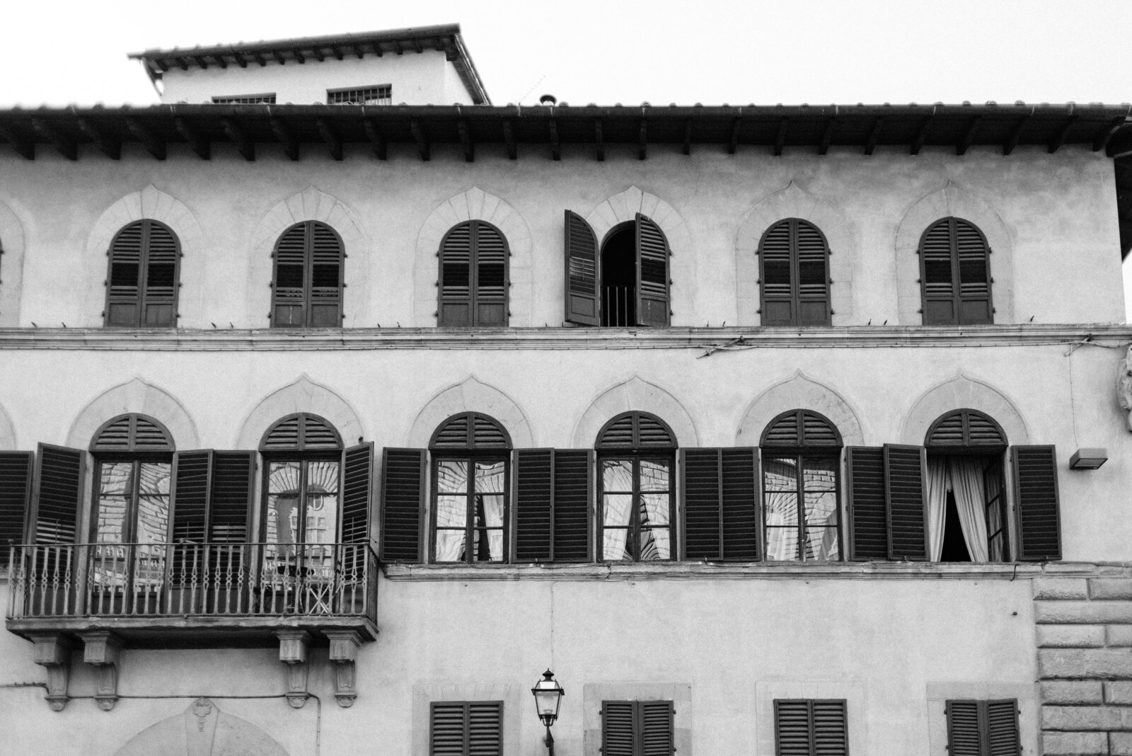 Black and white image of Florentine architecture