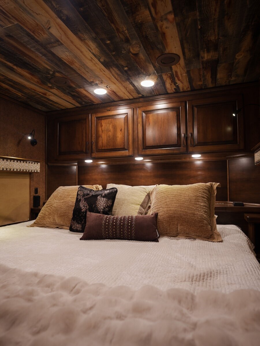 luxury-horse-trailer-15