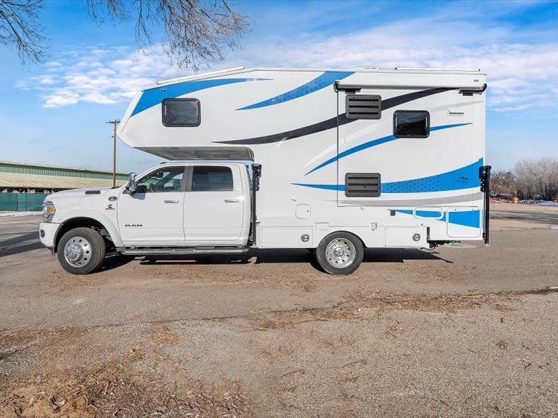 Truck Campers l Rugged Mountain