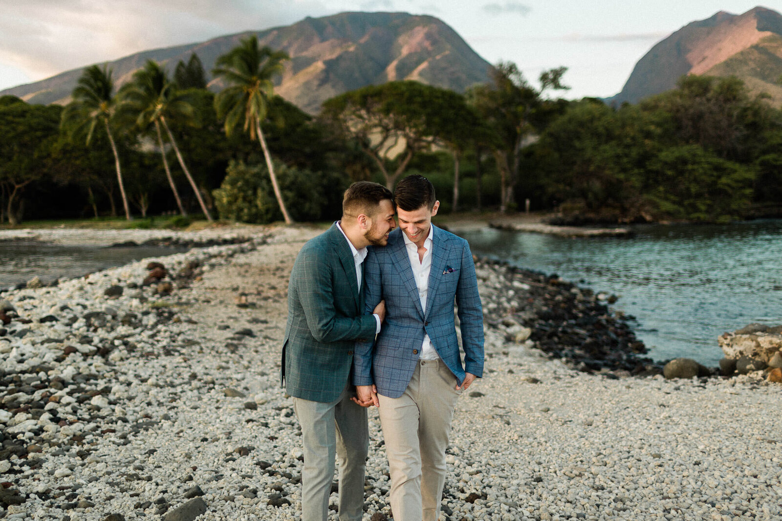 grooms-gay-wedding-olowalu-maui-121