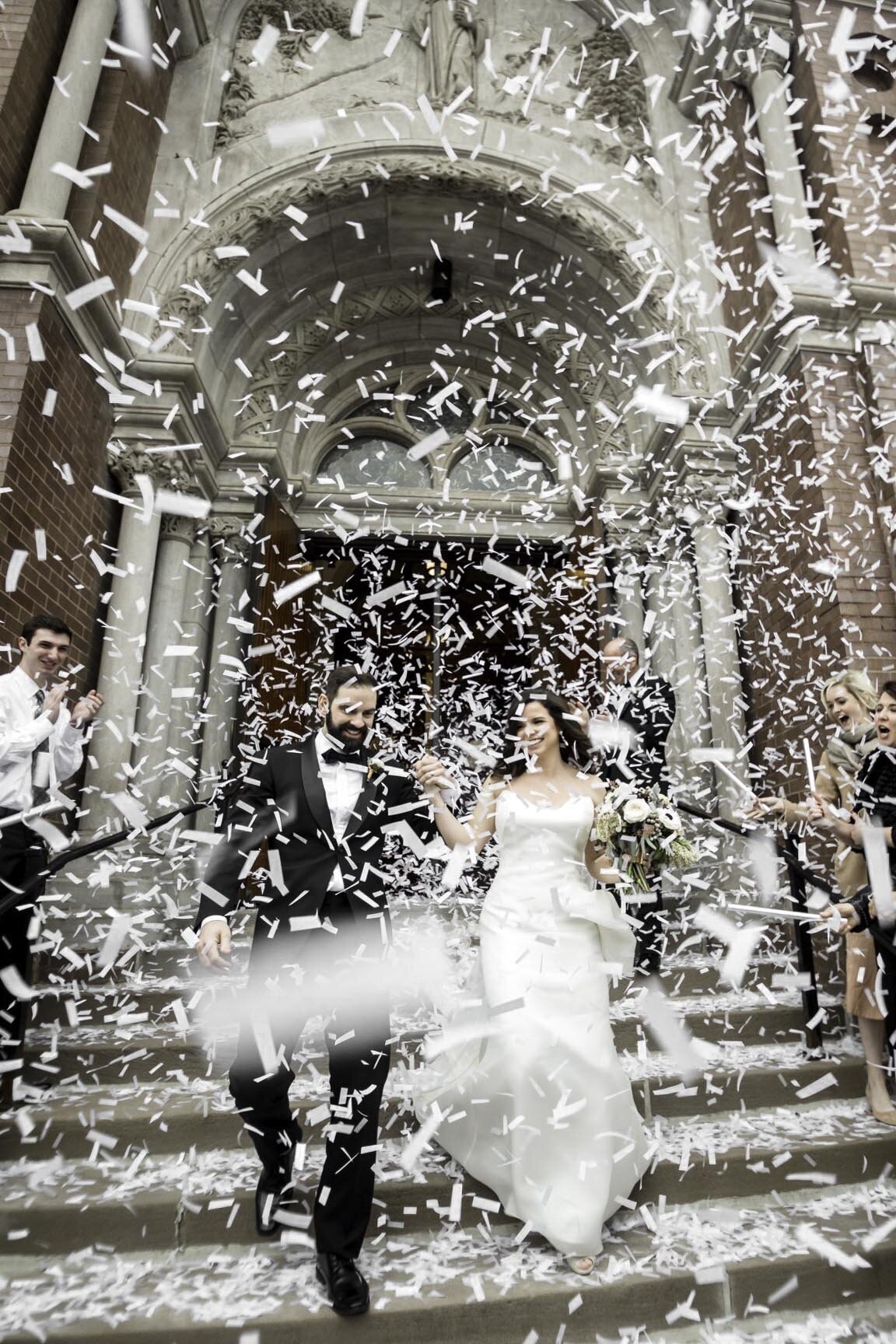 Downtown-Chicago-Wedding-Confetti-Photography