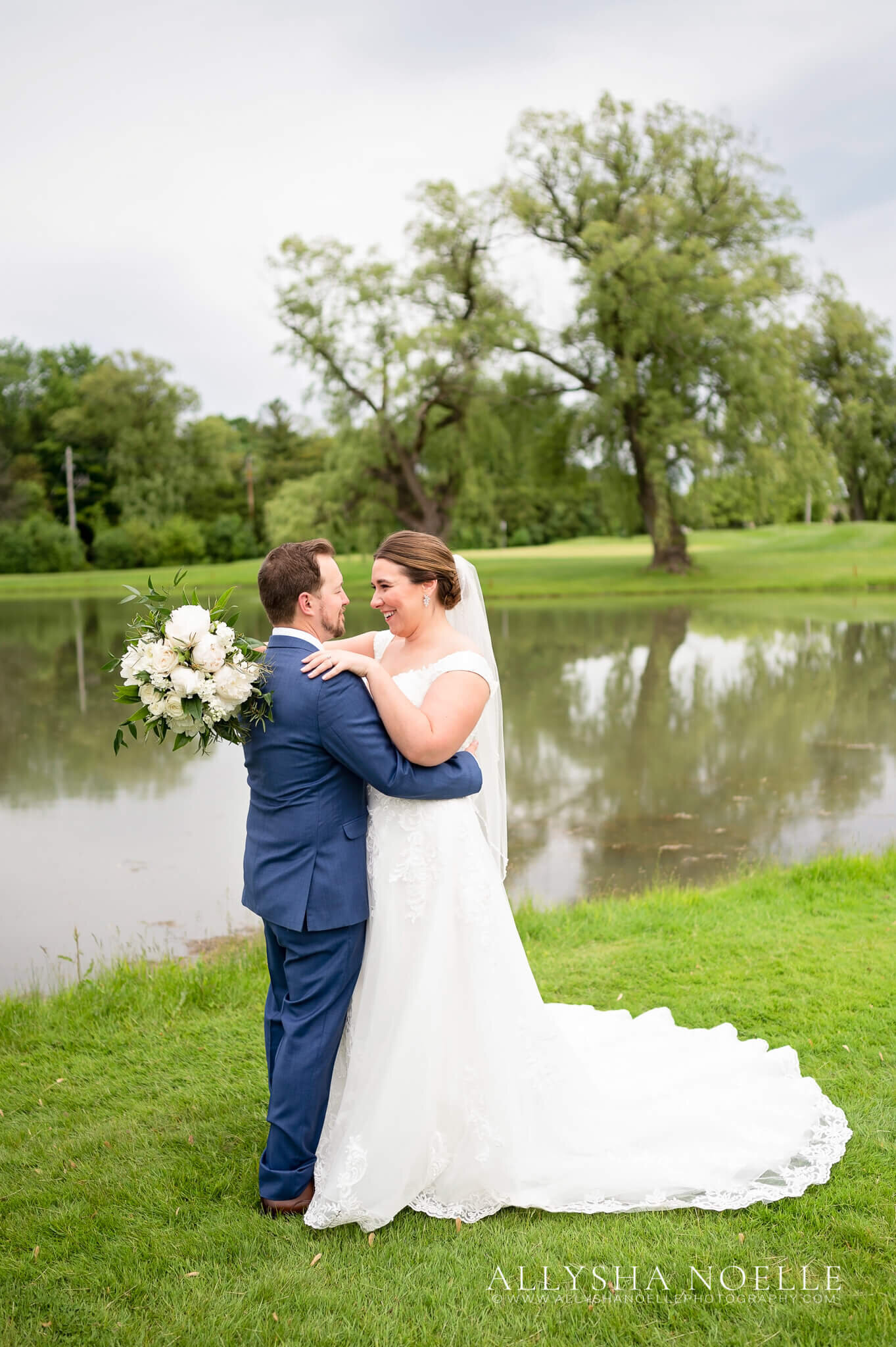Wedding-at-River-Club-of-Mequon-340