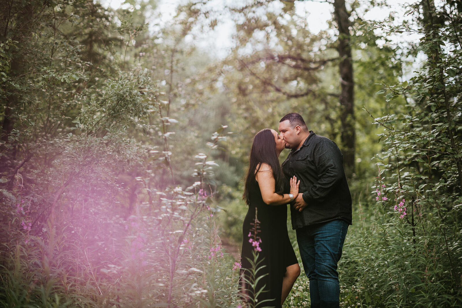 sumer-engagement-photos-in-alaska-donna-marie-photography19