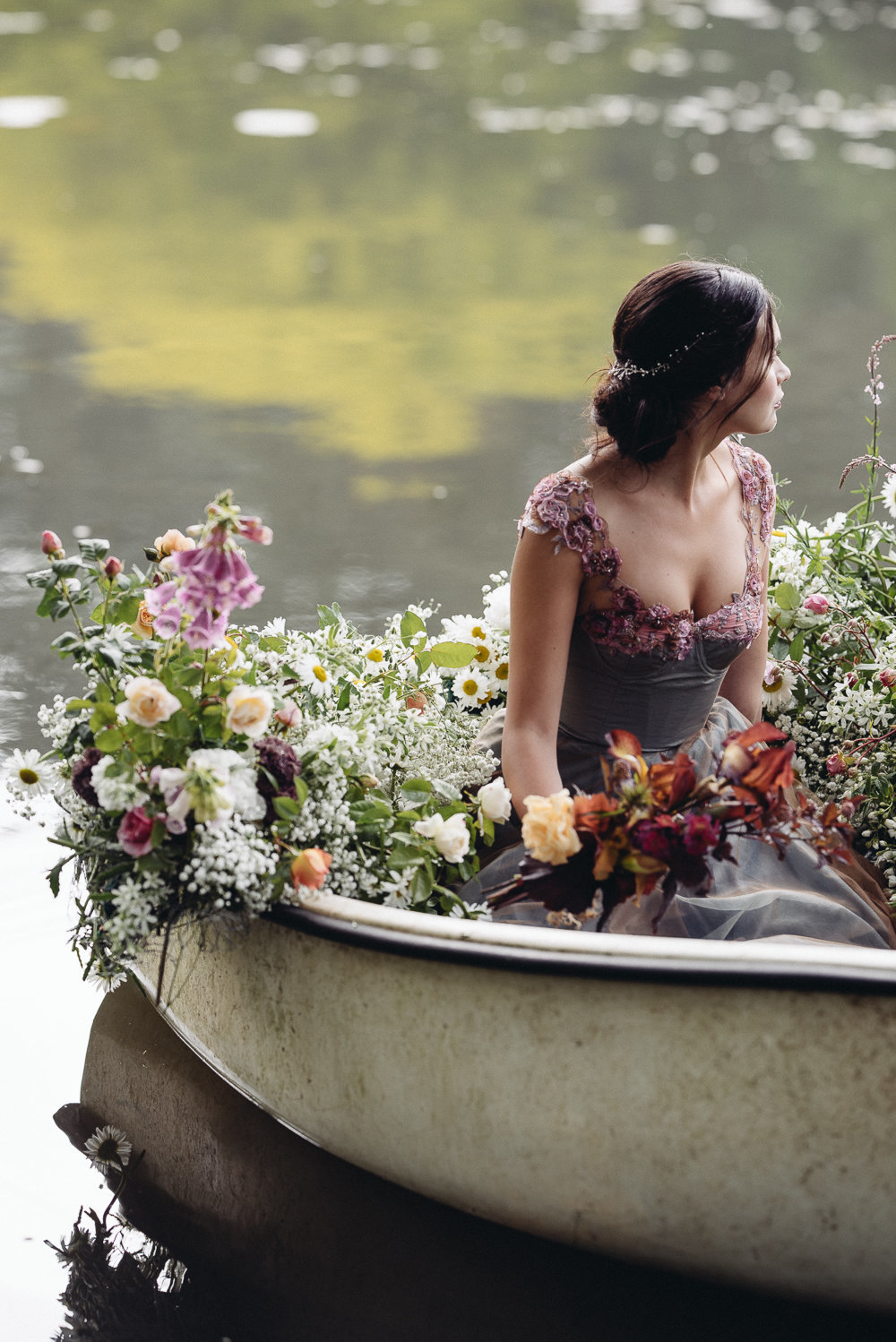 Belle-Epoque-floral-embroidered-wedding-dress-JoanneFlemingDesign-DavidWickhamPhoto (6)