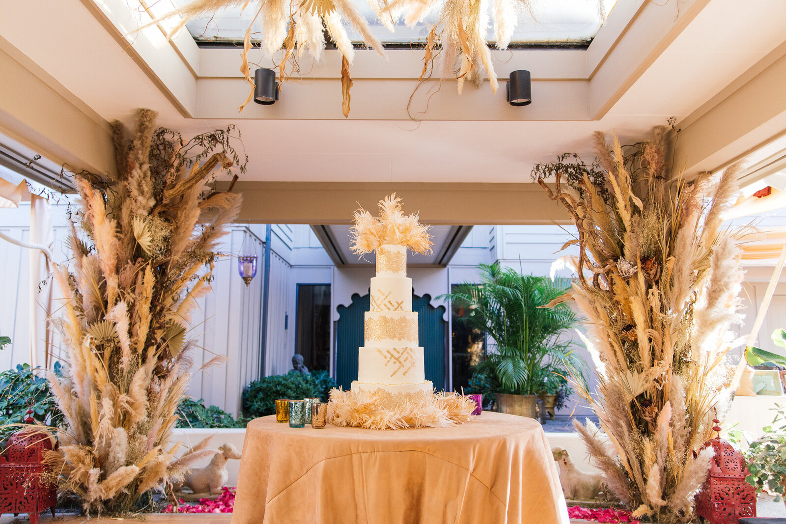 Modern-Wedding-Cake-Ashley-Cakes-25