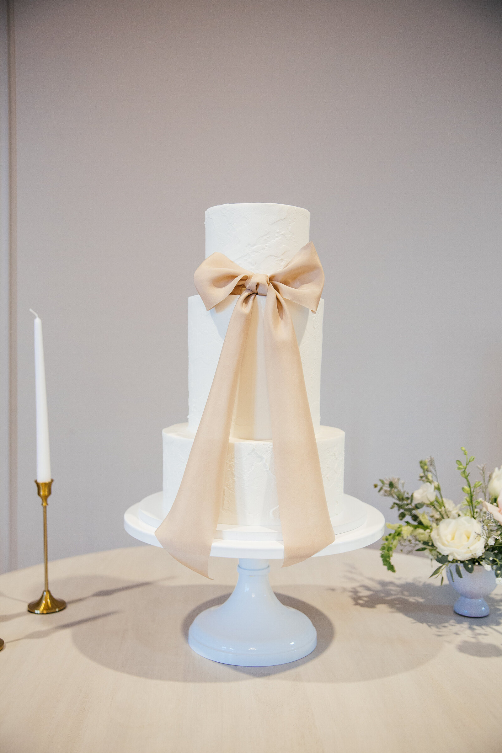 Elegant-Wedding-Cake-Ashley-Cakes-70